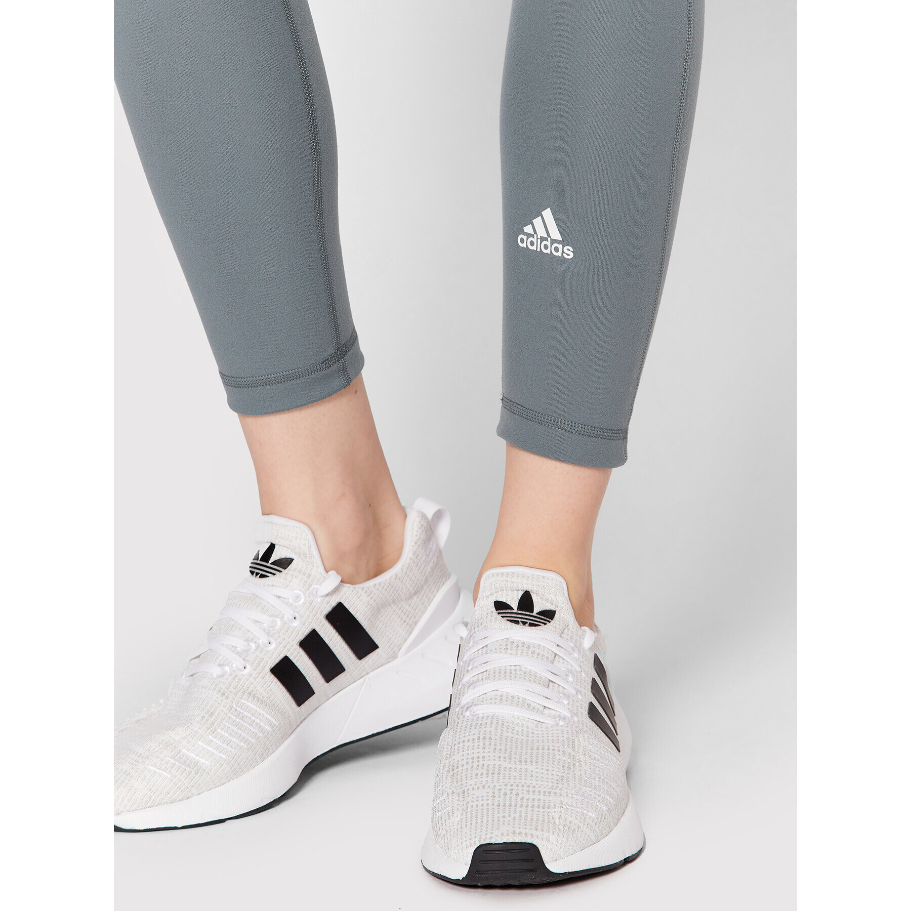 adidas Colanți Essentials HD6795 Gri Slim Fit - Pled.ro