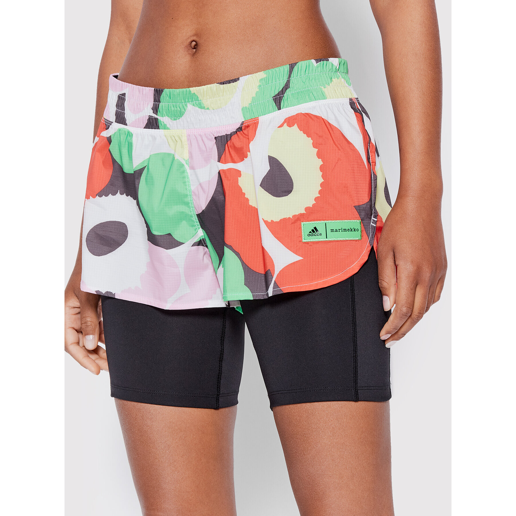 adidas Pantaloni scurți sport MARIMEKKO HC4199 Colorat Regular Fit - Pled.ro