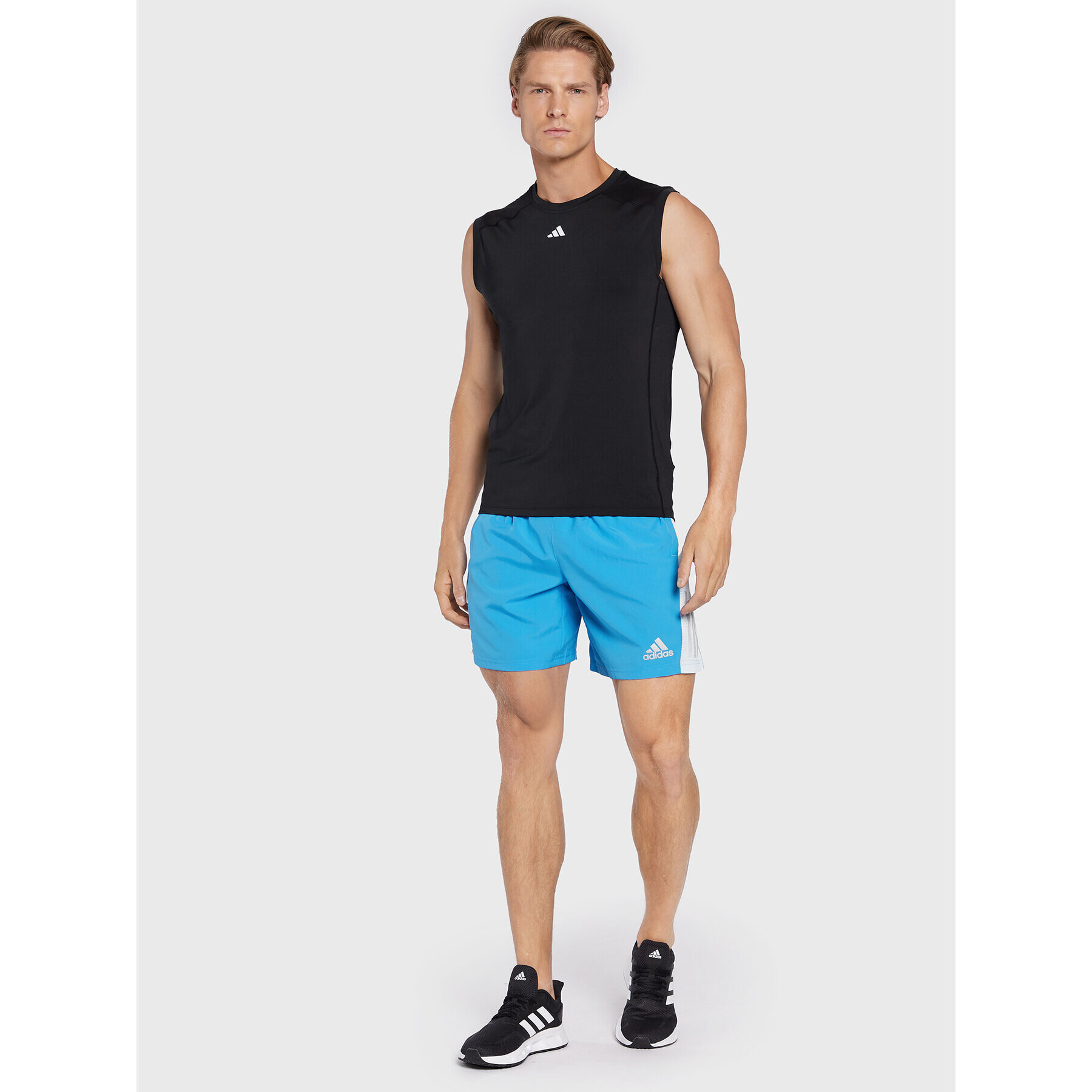 adidas Pantaloni scurți sport Own The Run HL3983 Albastru Regular Fit - Pled.ro