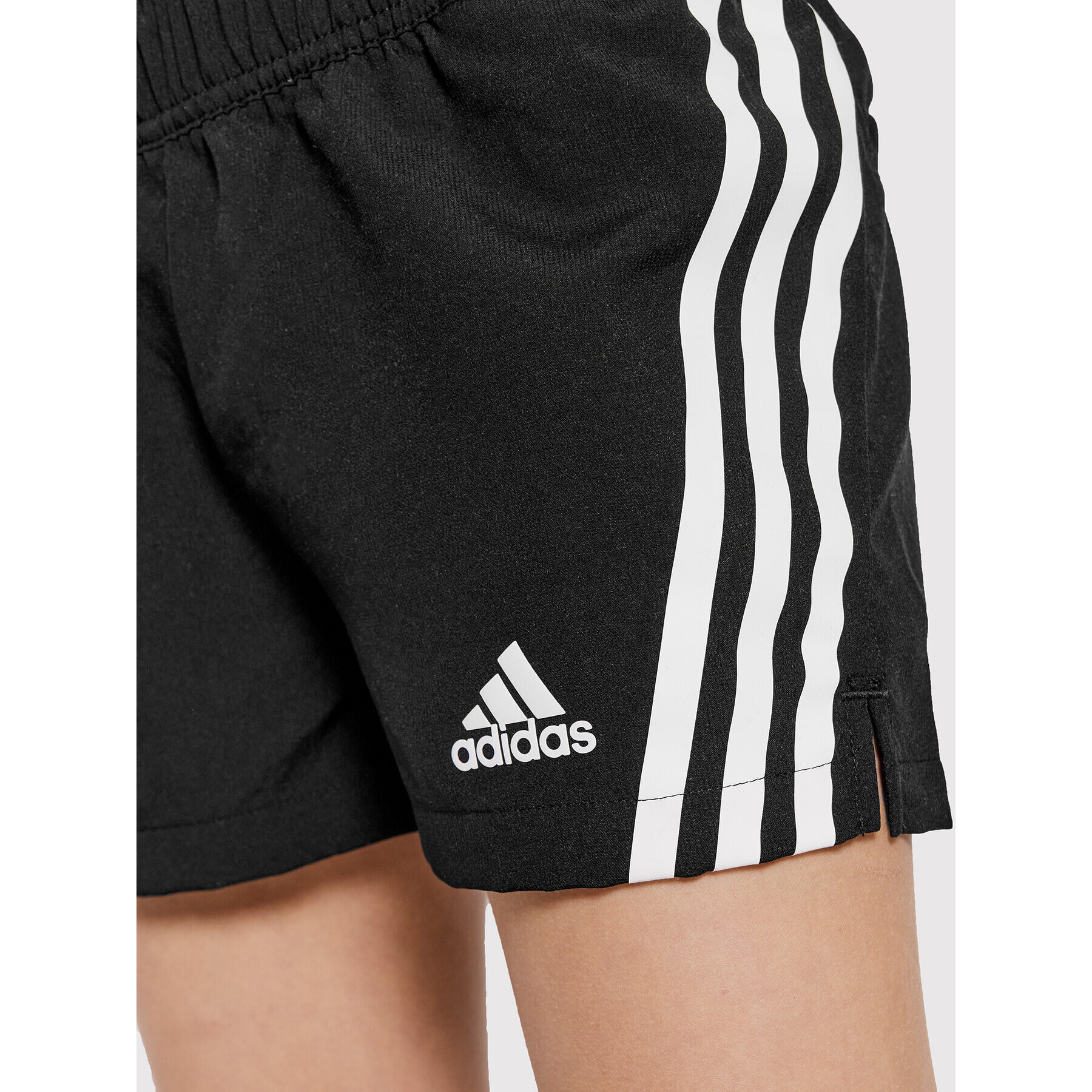 adidas Pantaloni scurți sport Aeroready Training 3-Stripes HD4344 Negru Regular Fit - Pled.ro