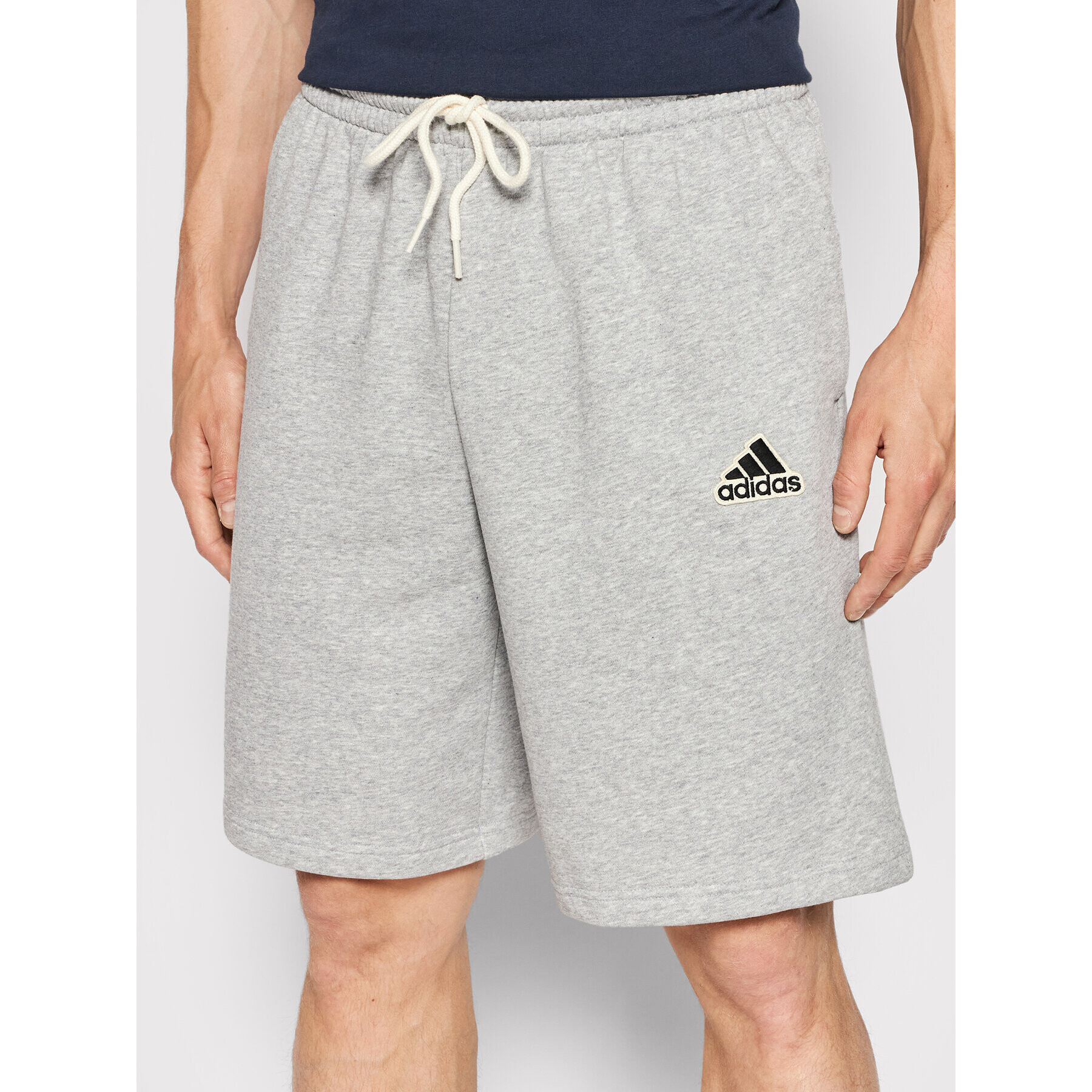 adidas Pantaloni scurți sport Essentials Feelcomfy HE1814 Gri Regular Fit - Pled.ro