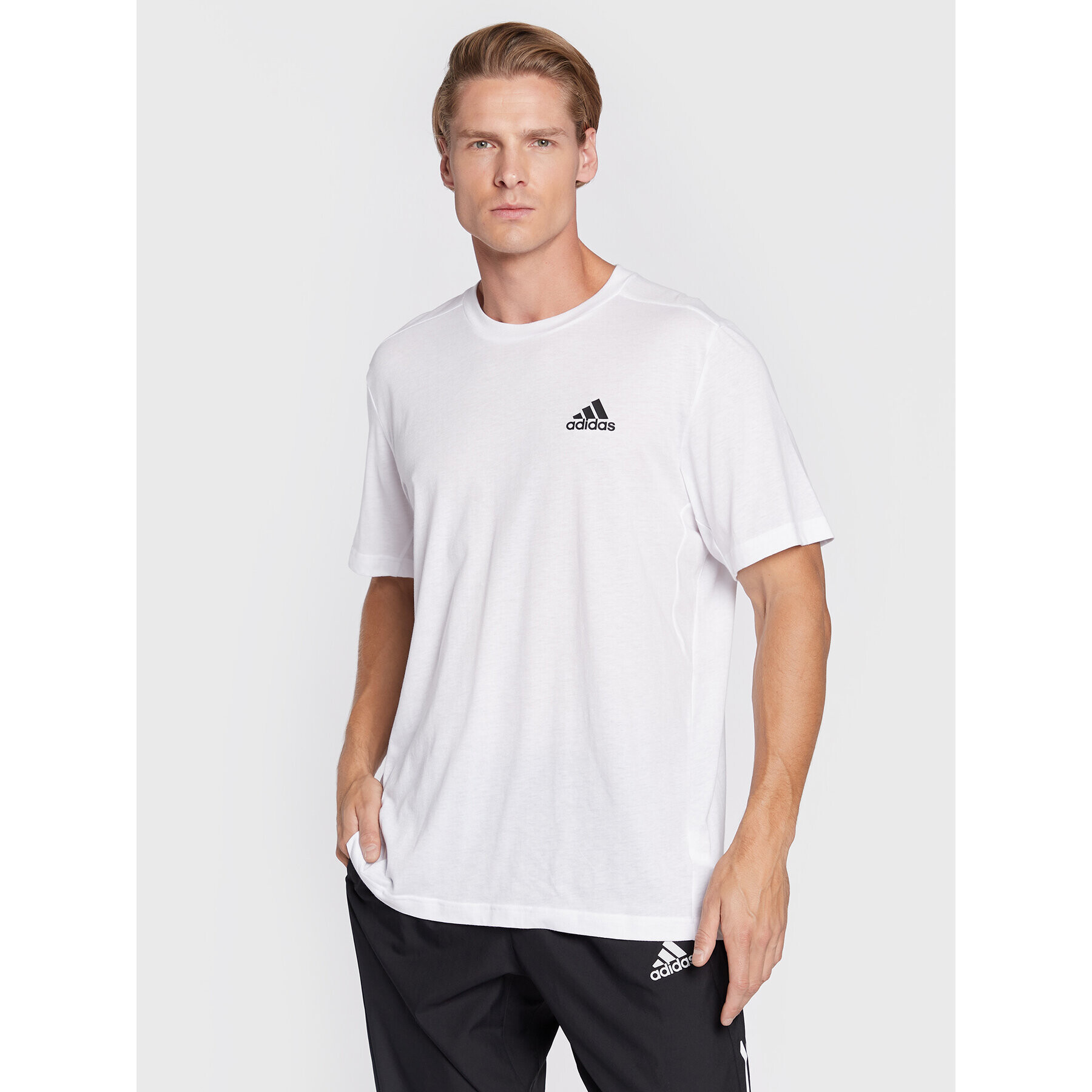 adidas Tricou Aeroready Designed 2 Move Feelready GT5558 Alb Regular Fit - Pled.ro