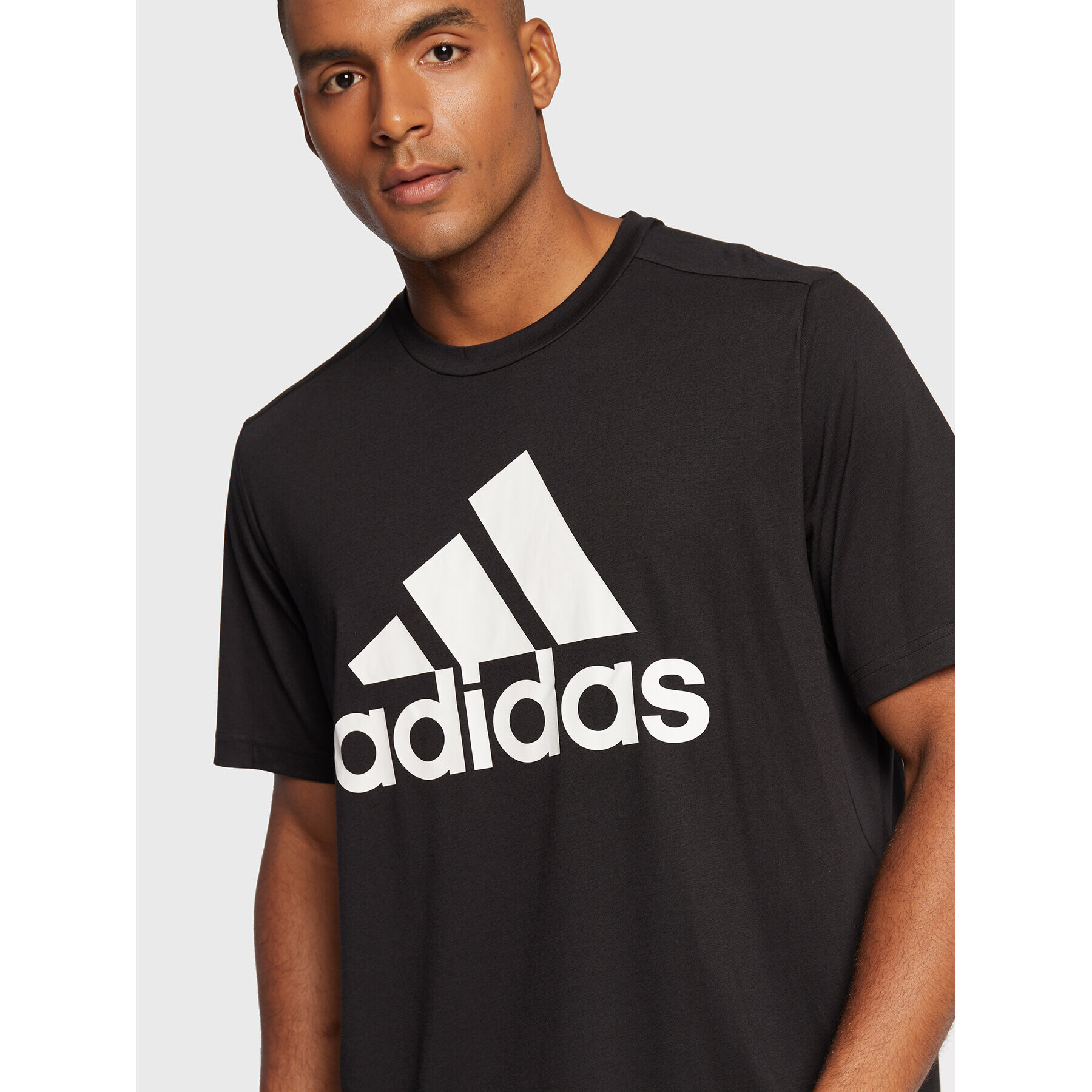 adidas Tricou Aeroready Designed 2 Move GT3109 Negru Regular Fit - Pled.ro