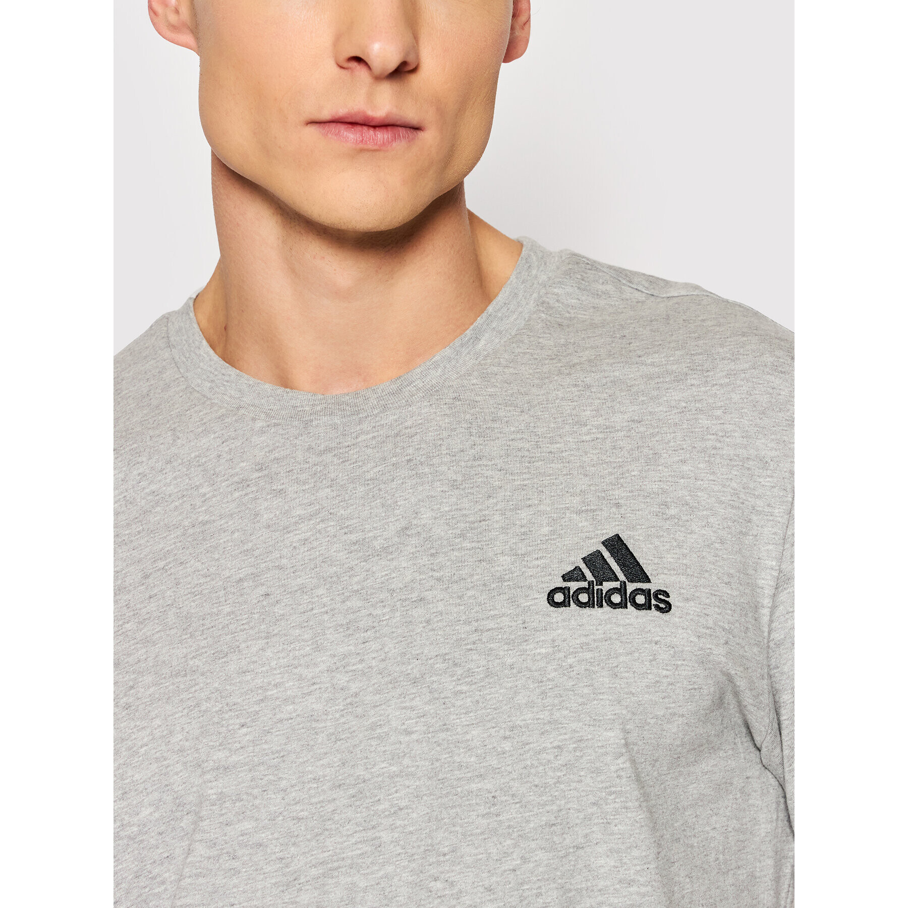 adidas Tricou Essentials Embroidered Small Logo GK9641 Gri Regular Fit - Pled.ro