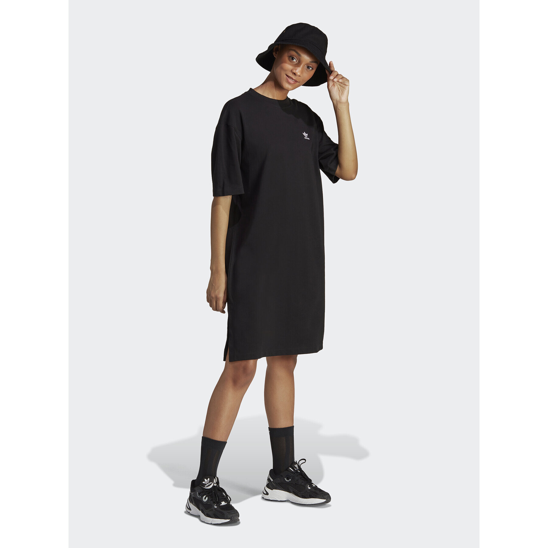 adidas Rochie de zi IB7318 Negru Relaxed Fit - Pled.ro