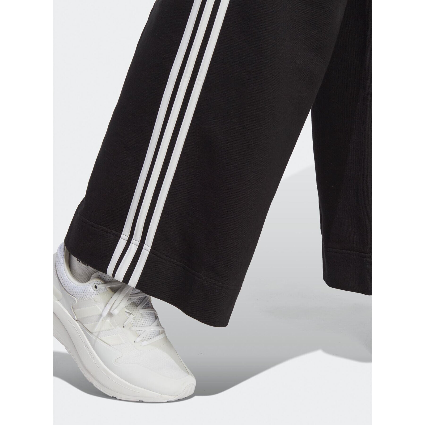 adidas Pantaloni trening Essentials 3-Stripes French Terry Wide Joggers IC8775 Negru Regular Fit - Pled.ro