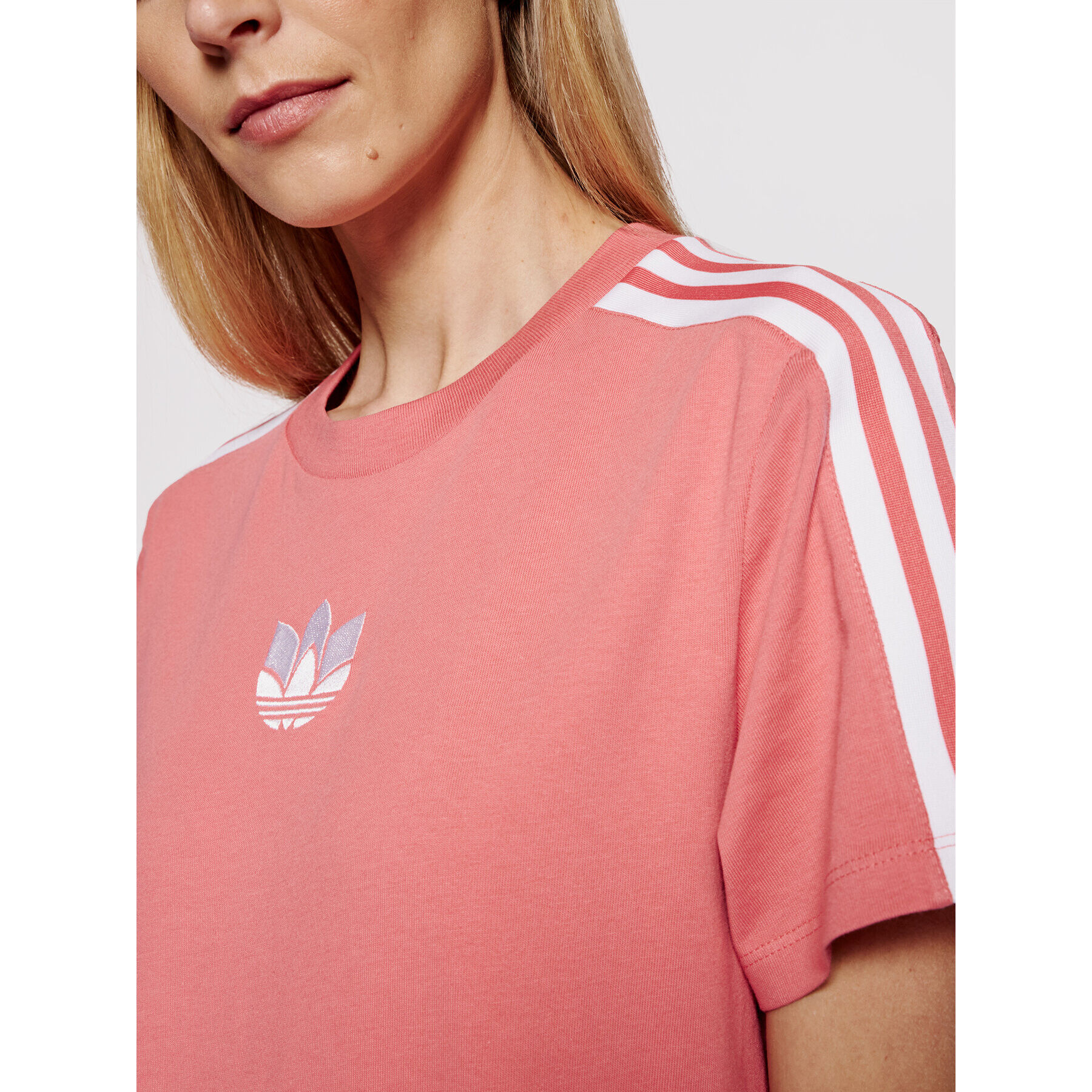 adidas Tricou adicolor 3D Trefoil GN6702 Roz Loose Fit - Pled.ro