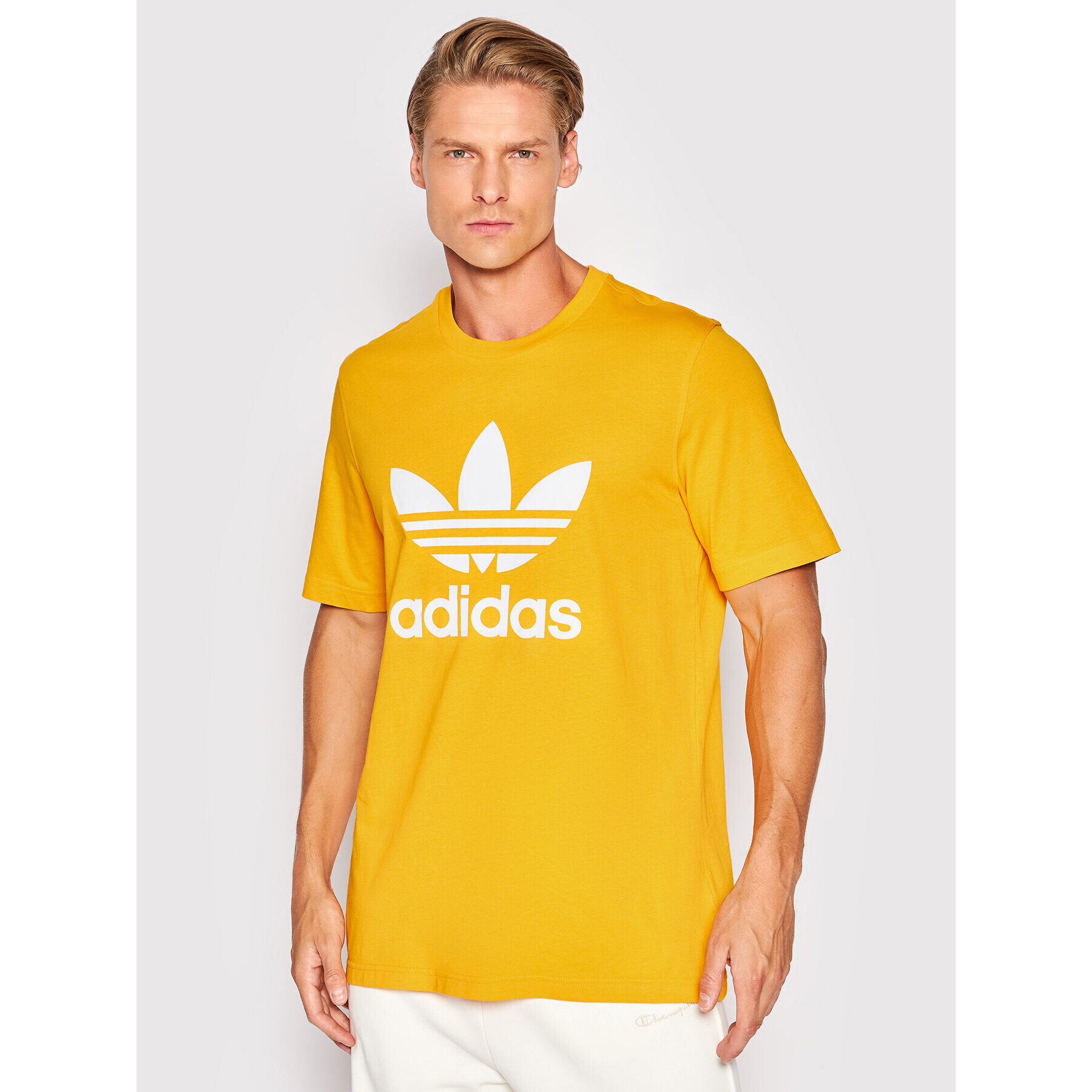 adidas Tricou adicolor Classic Trefoil HK5229 Galben Regular Fit - Pled.ro