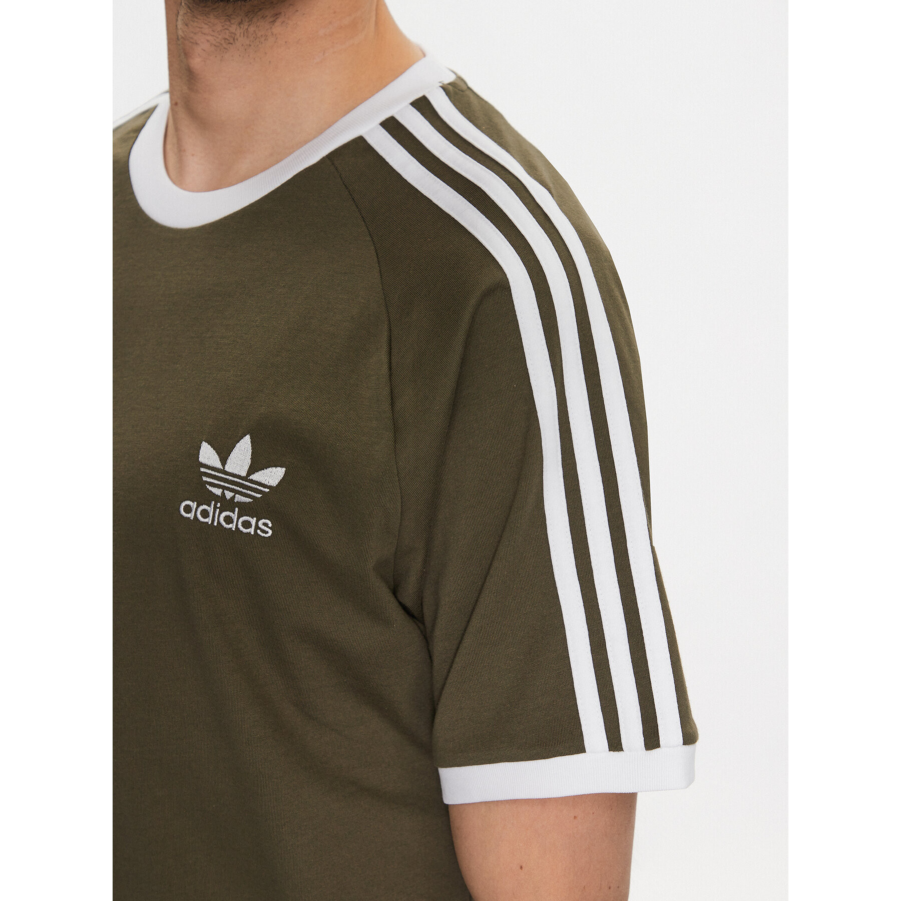 adidas Tricou Adicolor Classics 3-Stripes T-Shirt IA4843 Verde Slim Fit - Pled.ro