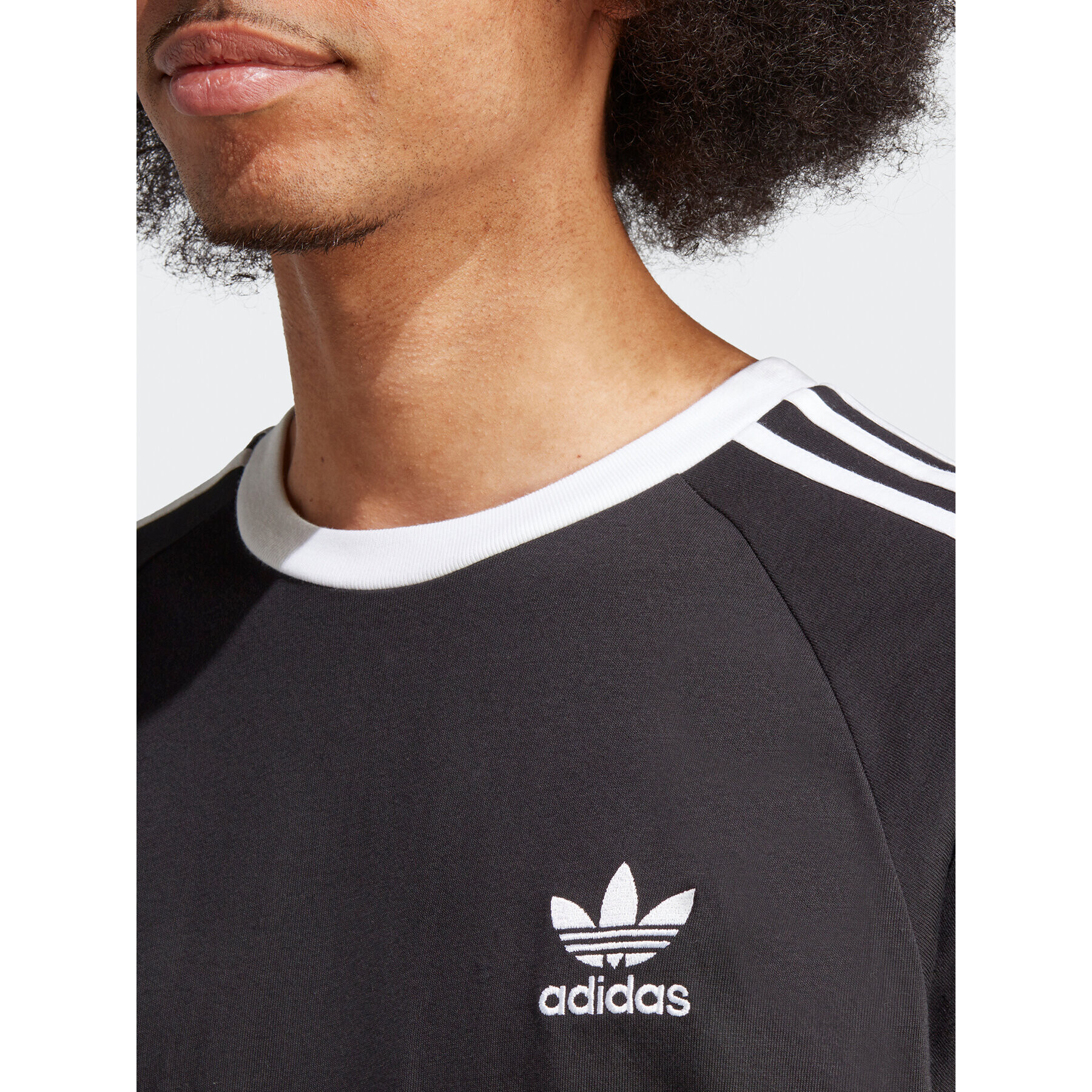 adidas Tricou Adicolor Classics 3-Stripes T-Shirt IA4845 Negru Slim Fit - Pled.ro