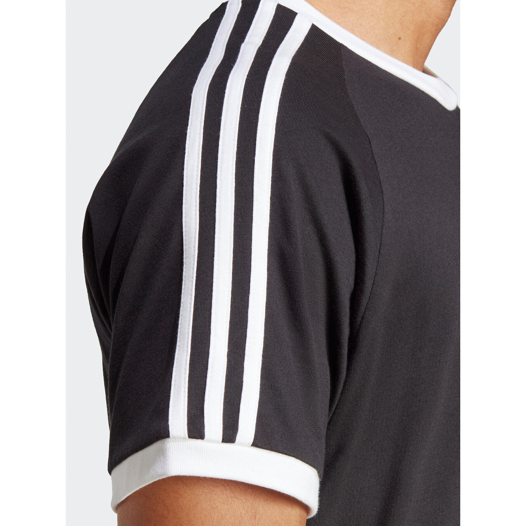 adidas Tricou Adicolor Classics 3-Stripes T-Shirt IA4845 Negru Slim Fit - Pled.ro