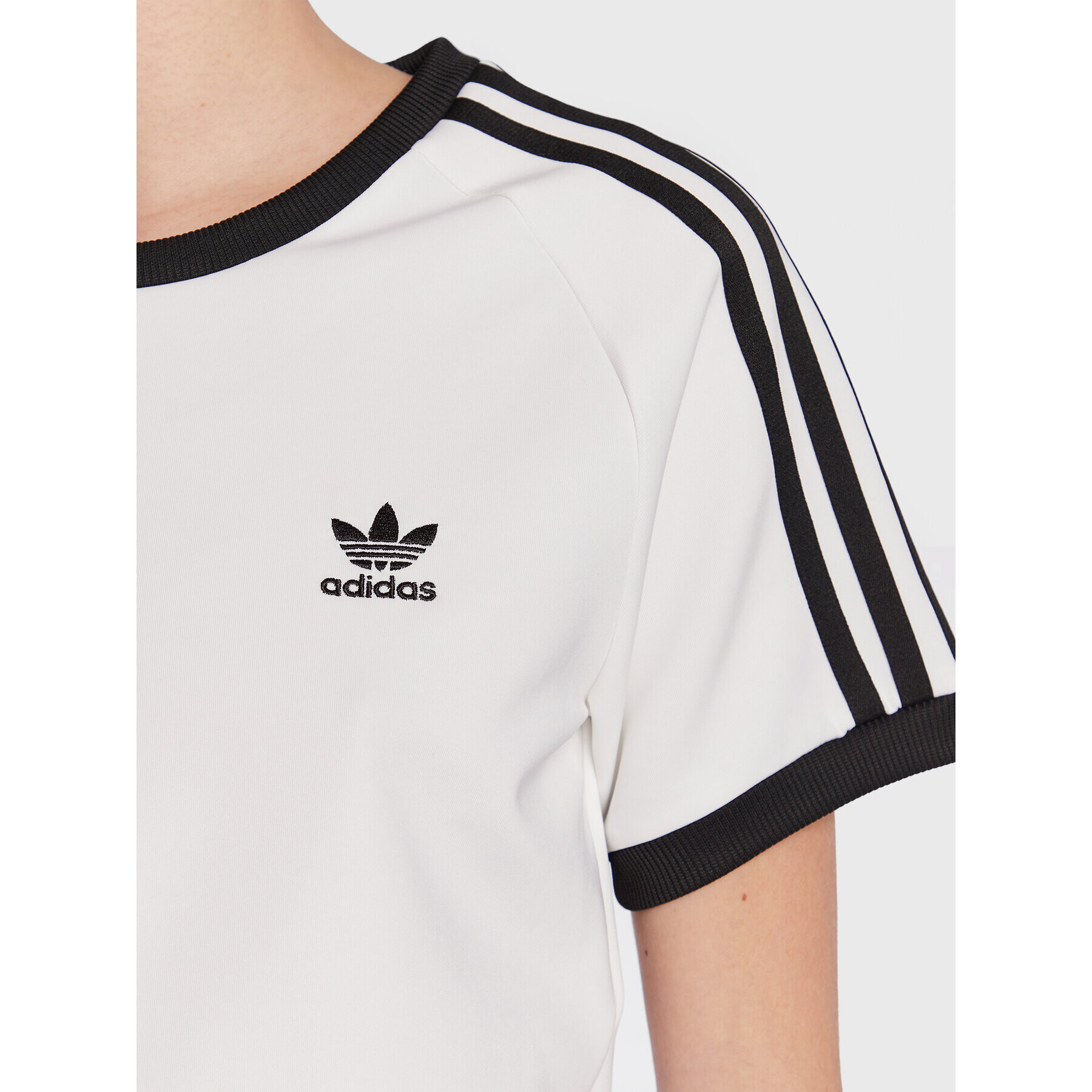 adidas Tricou Adicolor Classics Slim 3-Stripes T-Shirt IB7441 Alb Slim Fit - Pled.ro