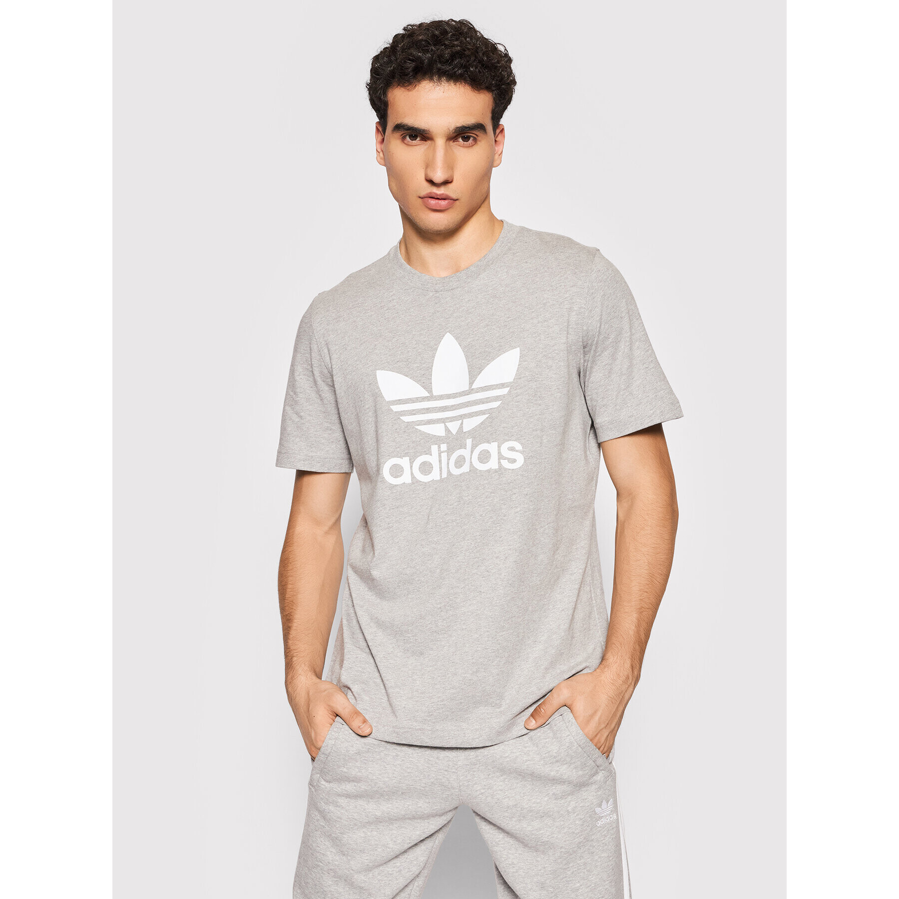 adidas Tricou adicolor Classics Trefoil H06643 Gri Regular Fit - Pled.ro