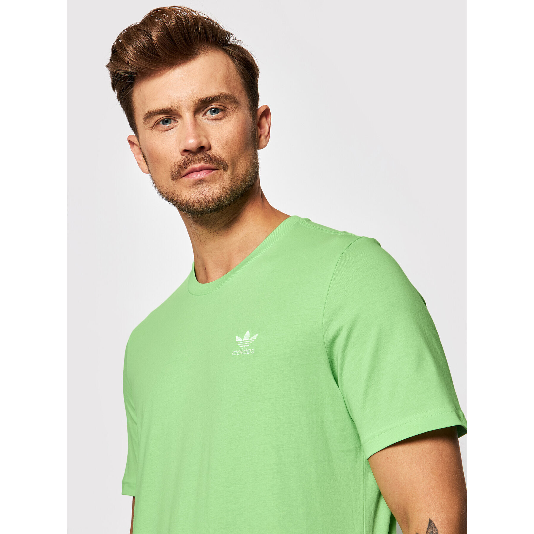 adidas Tricou adicolor Essentials Trefoil H34633 Verde Regular Fit - Pled.ro