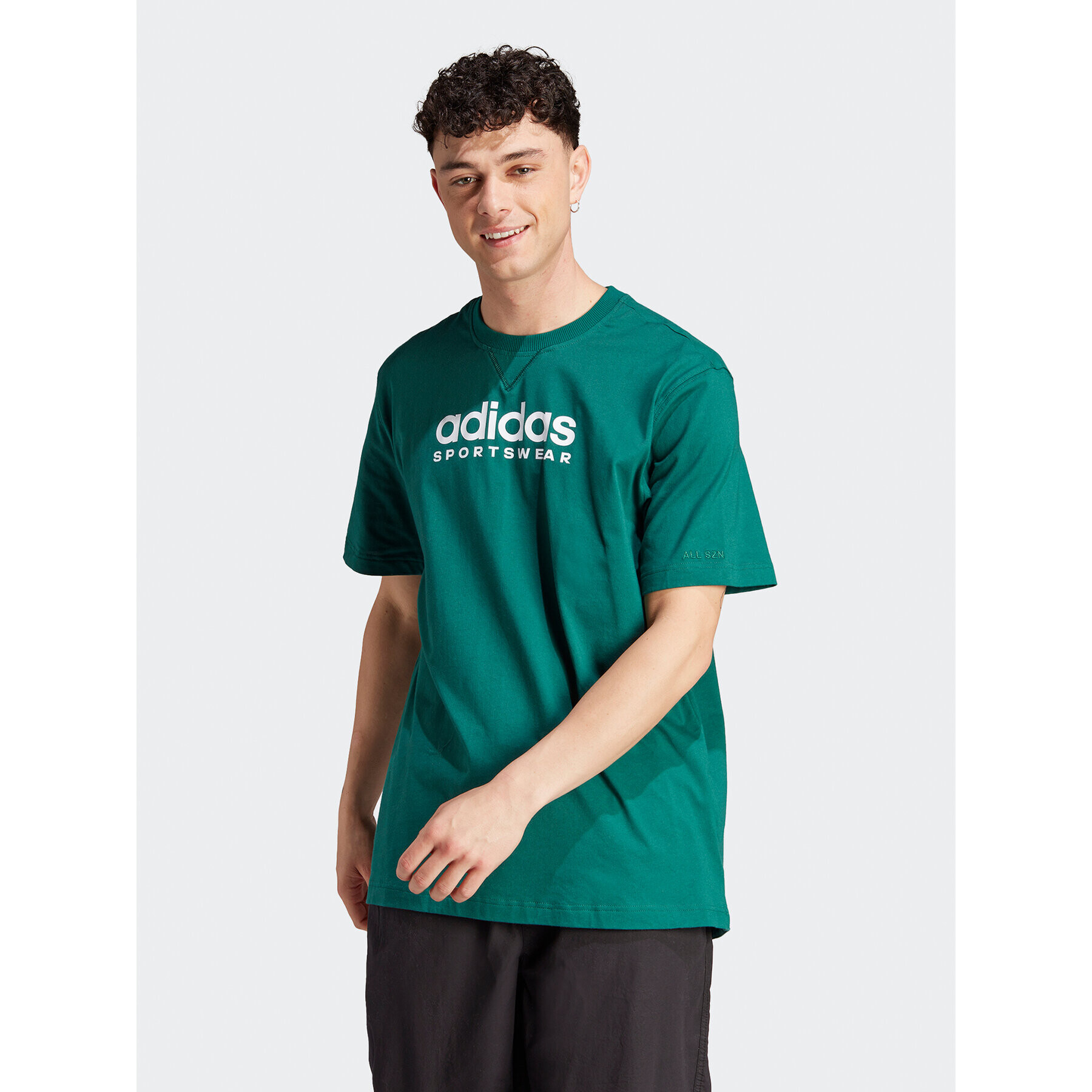 adidas Tricou All SZN Graphic IJ9434 Verde Loose Fit - Pled.ro