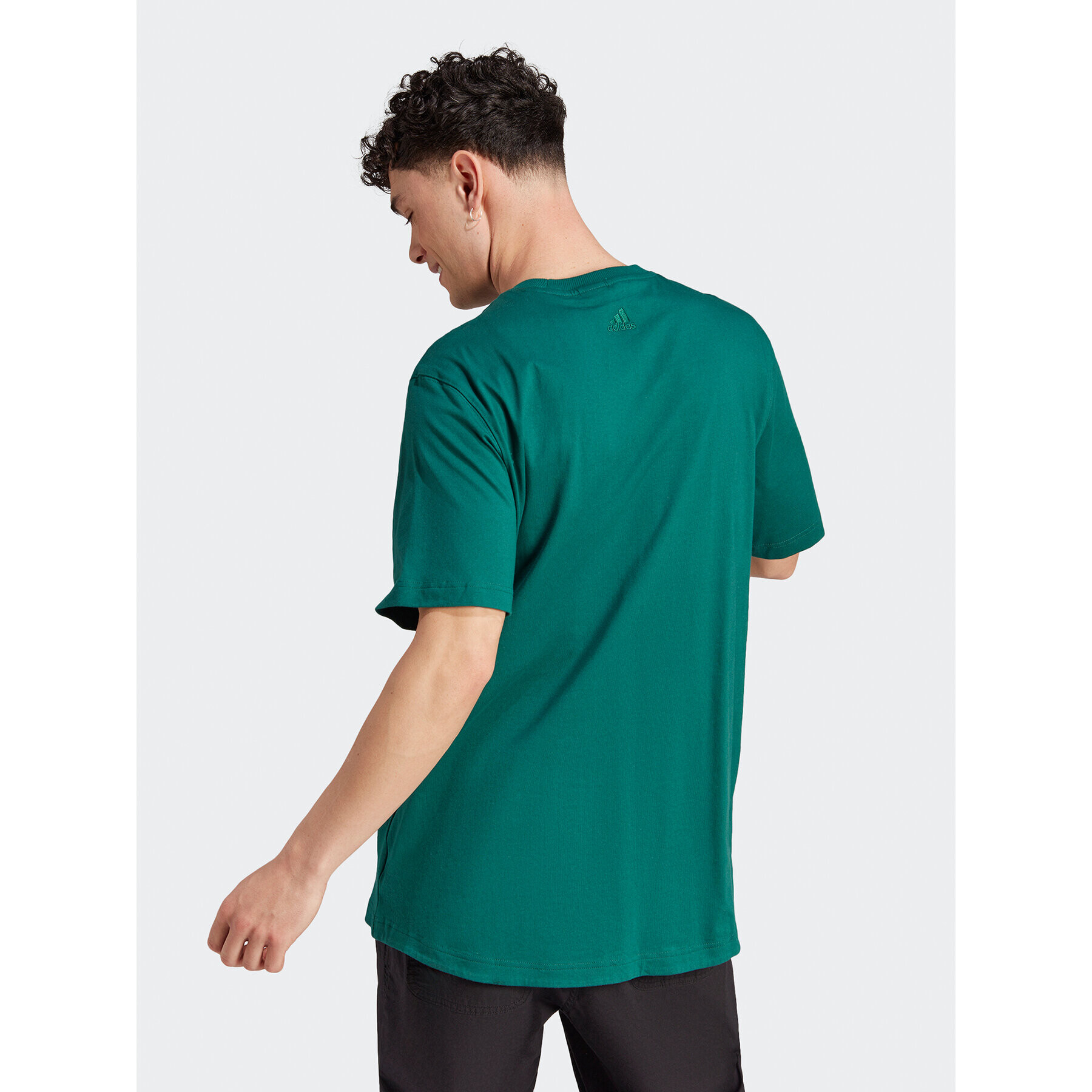 adidas Tricou All SZN Graphic IJ9434 Verde Loose Fit - Pled.ro