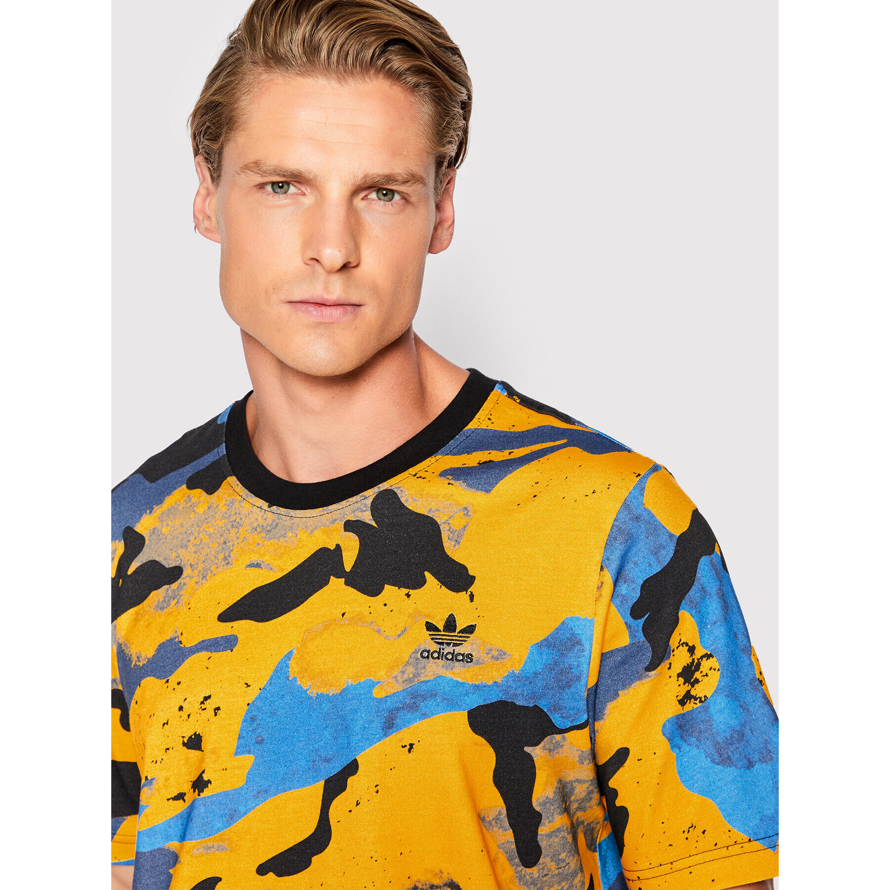 adidas Tricou Camo Series Allover Print HK2801 Colorat Regular Fit - Pled.ro