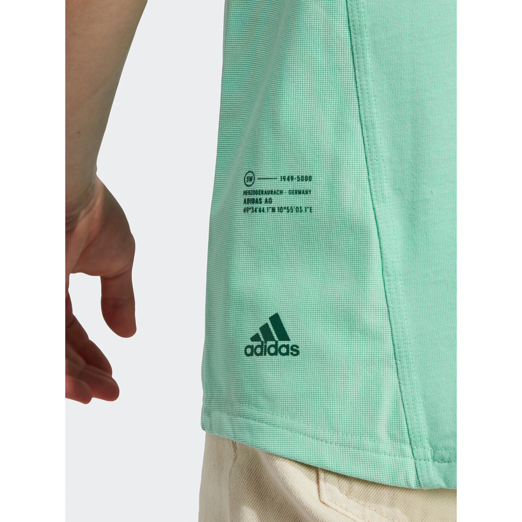 adidas Tricou City Escape T-Shirt IC9726 Verde Regular Fit - Pled.ro