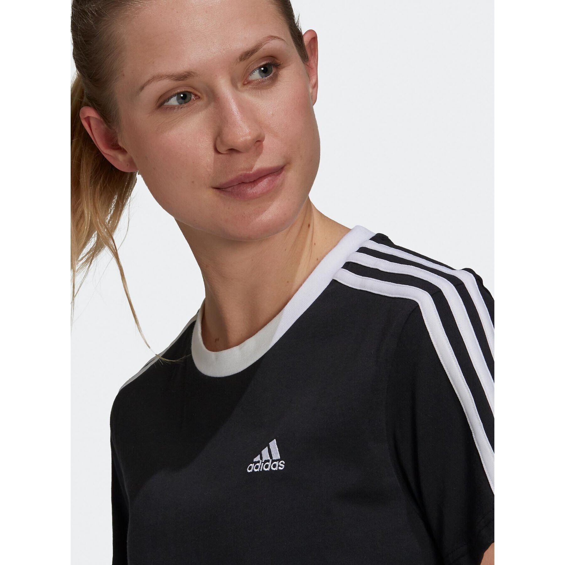 adidas Tricou Essentials 3-Stripes GS1379 Negru Loose Fit - Pled.ro