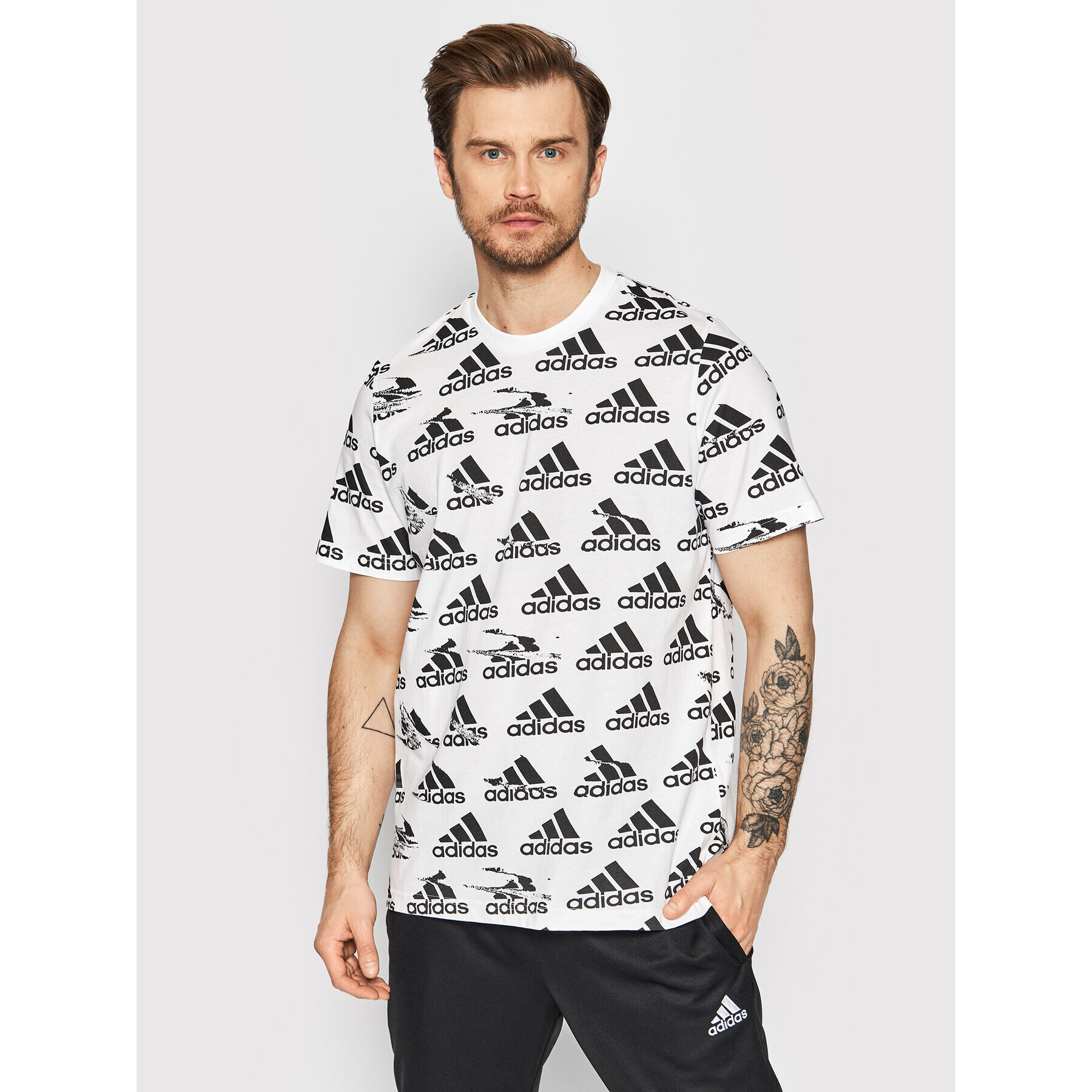 adidas Tricou Essentials Brandlove Single HE1786 Alb Regular Fit - Pled.ro