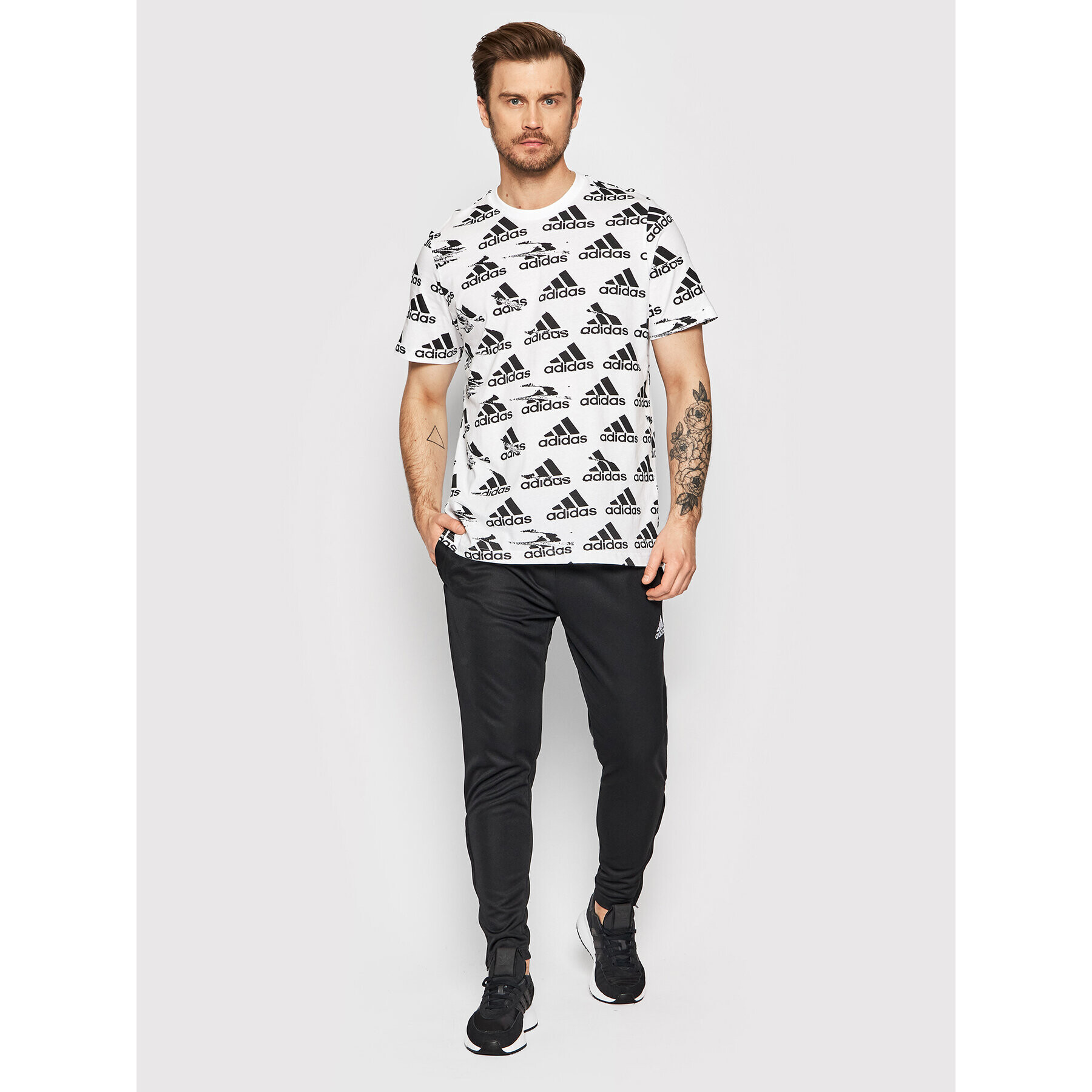 adidas Tricou Essentials Brandlove Single HE1786 Alb Regular Fit - Pled.ro