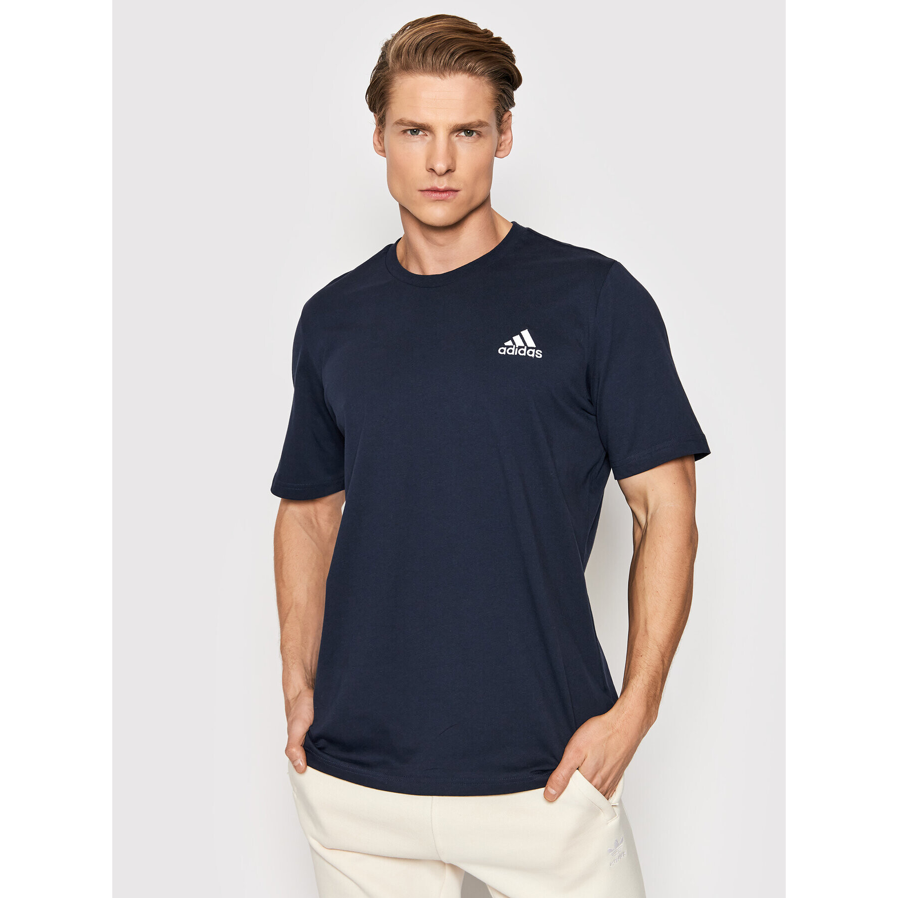 adidas Performance adidas Tricou Essentials Embroidered Small Logo GK9649 Bleumarin Regular Fit - Pled.ro