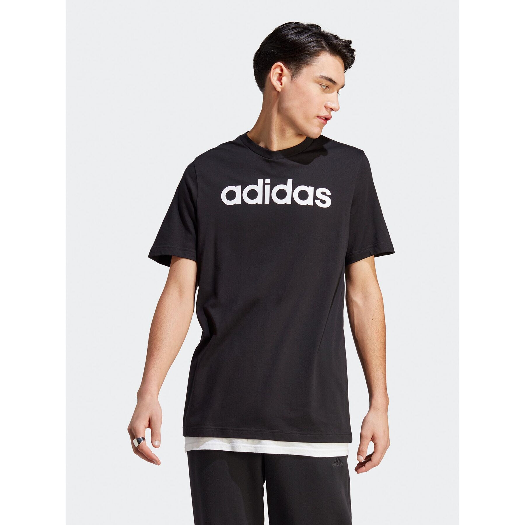 adidas Tricou Essentials Single Jersey Linear Embroidered Logo T-Shirt IC9274 Negru Regular Fit - Pled.ro