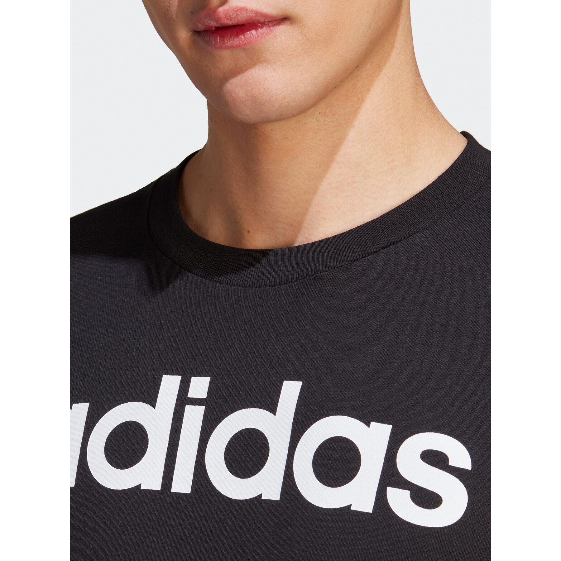 adidas Tricou Essentials Single Jersey Linear Embroidered Logo T-Shirt IC9274 Negru Regular Fit - Pled.ro