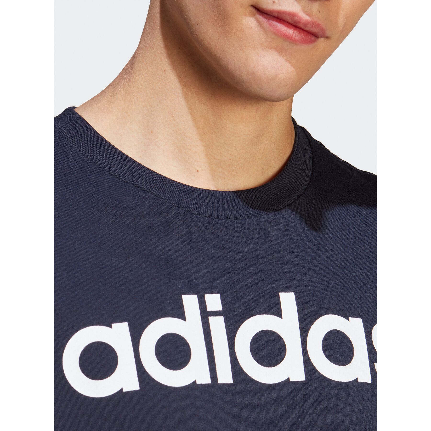 adidas Tricou Essentials Single Jersey Linear Embroidered Logo T-Shirt IC9275 Albastru Regular Fit - Pled.ro