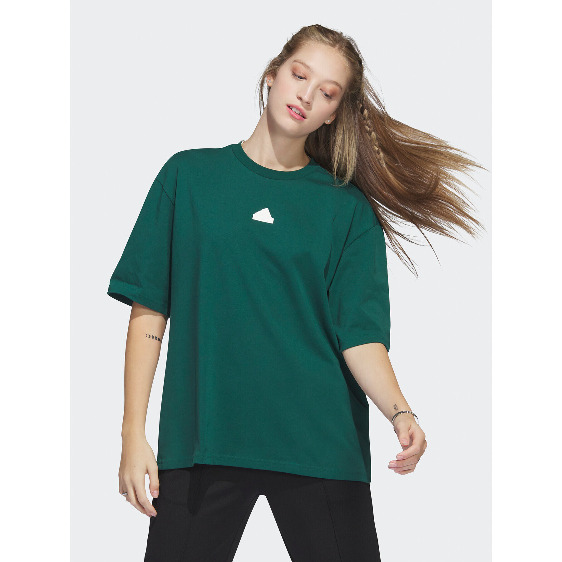 adidas Tricou Future Icons Graphic Boyfriend T-Shirt H49639 Verde Loose Fit - Pled.ro