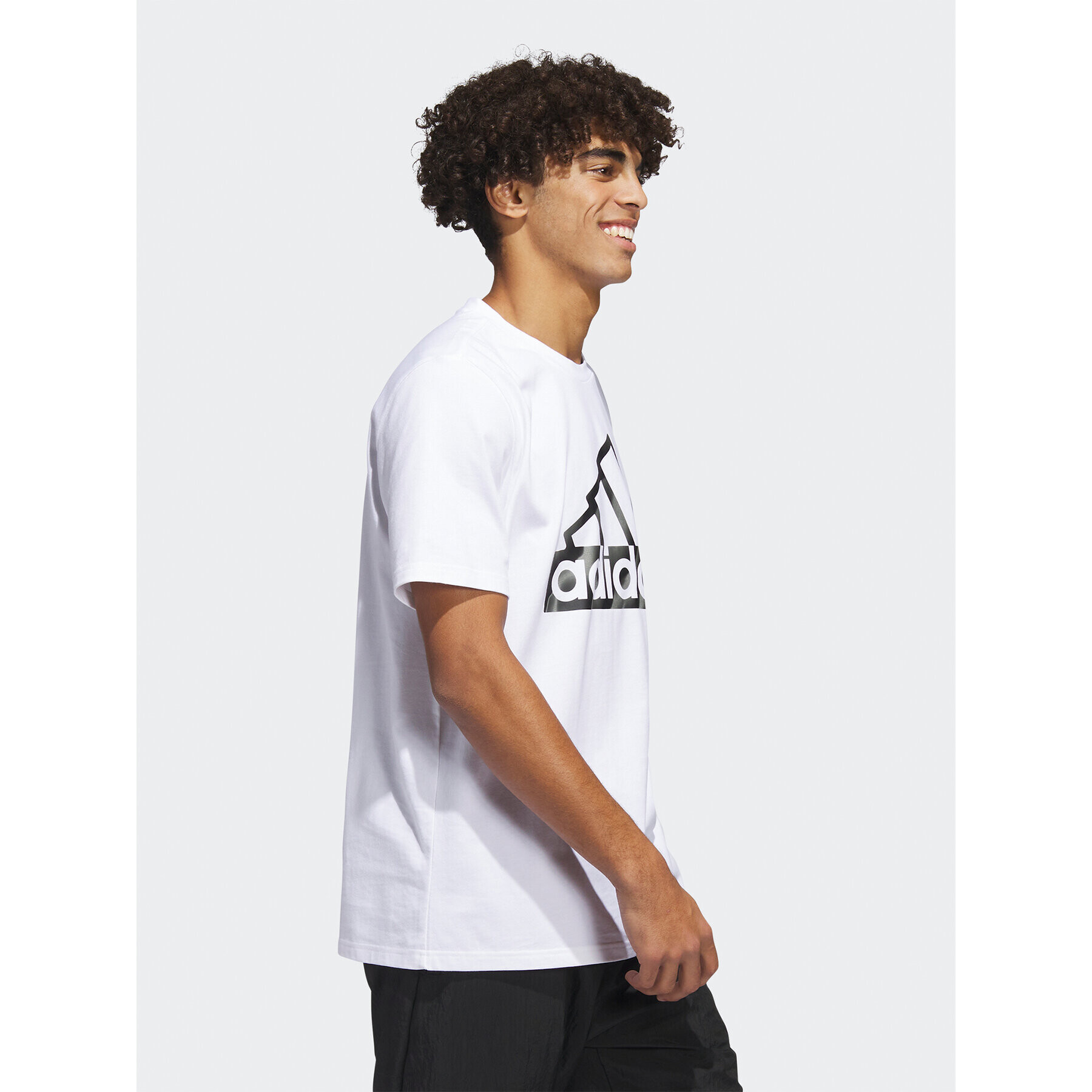 adidas Tricou Future Icons Graphic Short Sleeve T-Shirt HR3000 Alb Regular Fit - Pled.ro