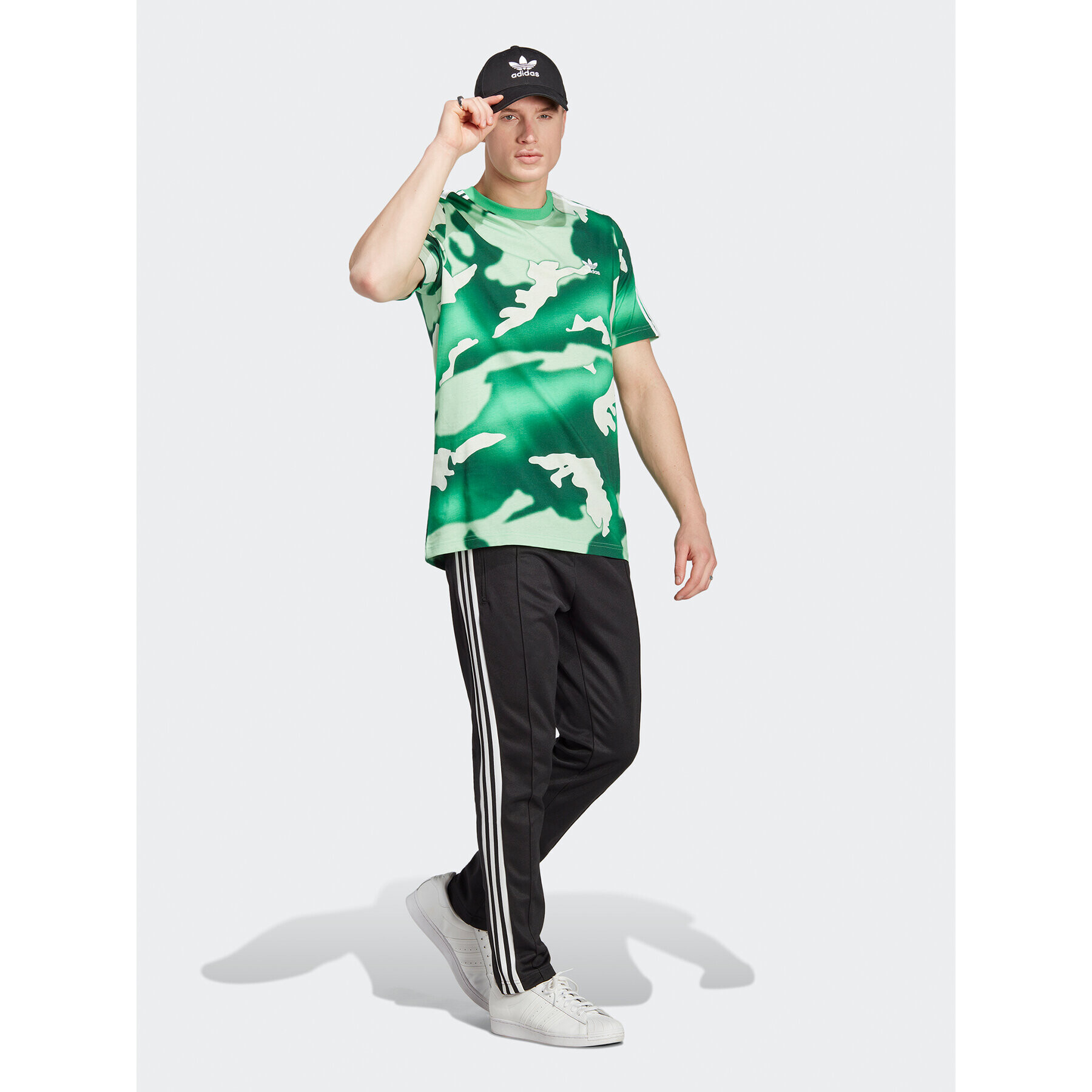 adidas Tricou Graphics Camo Allover Print T-Shirt HZ1157 Verde Regular Fit - Pled.ro