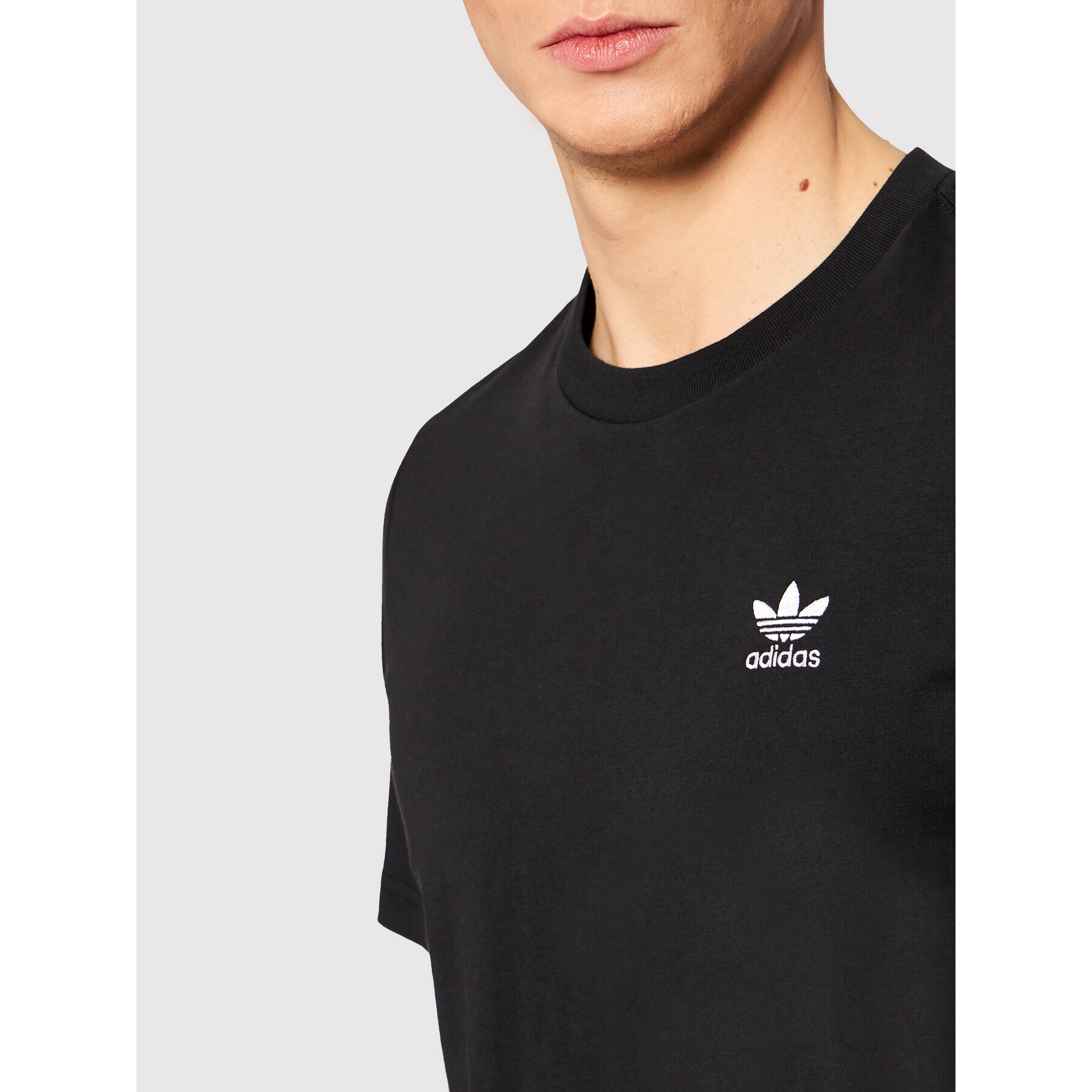 adidas Tricou Loungewear adicolor Essentials Trefoil Tee GN3416 Negru Regular Fit - Pled.ro