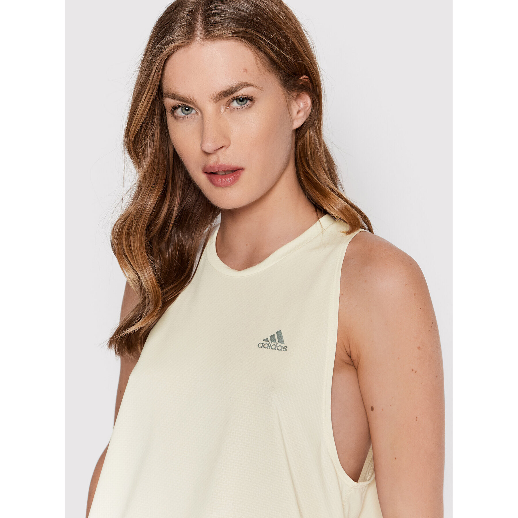 adidas Tricou tehnic Run Icons HB9352 Bej Regular Fit - Pled.ro