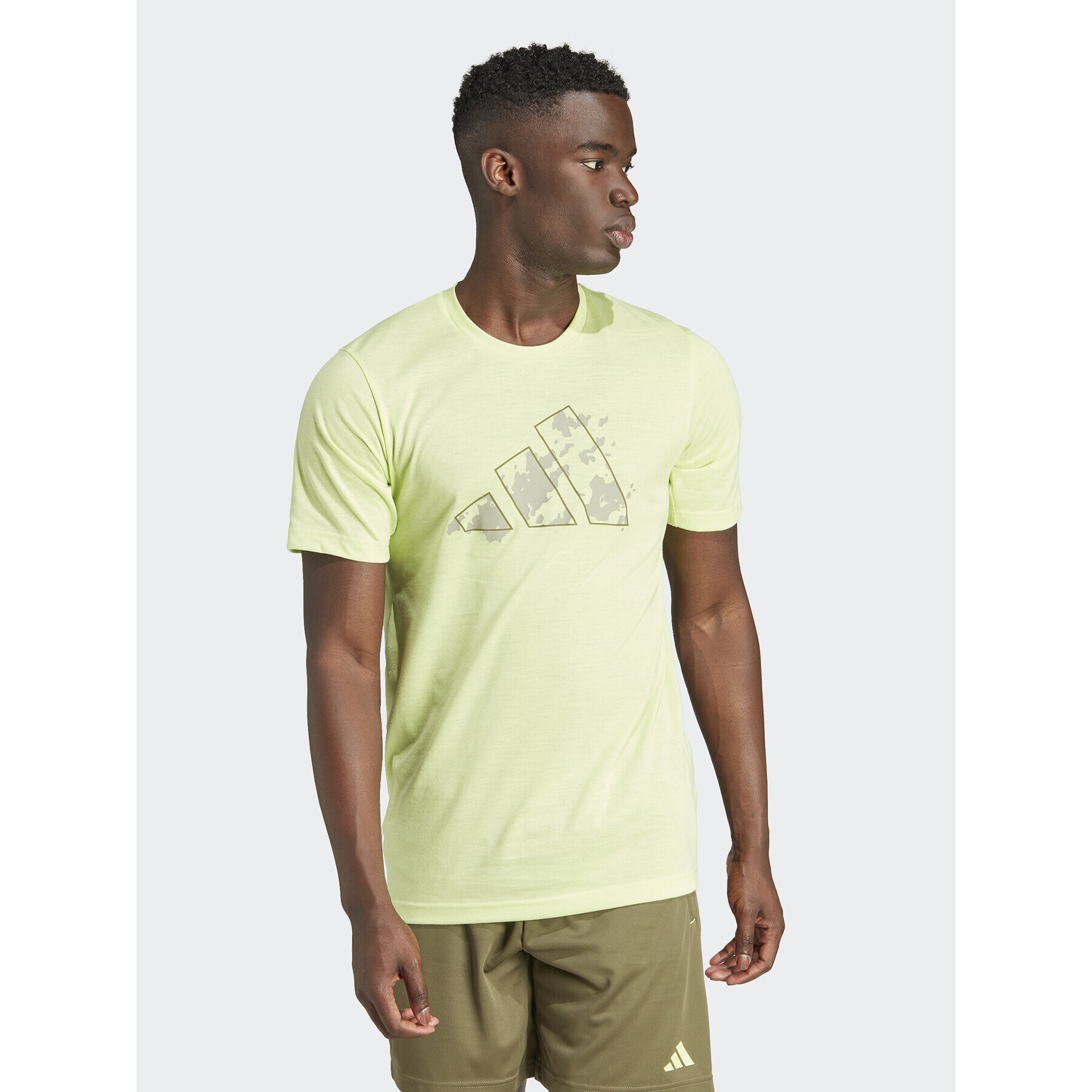 adidas Tricou Train Essentials Seasonal Training Graphic IJ9602 Galben Regular Fit - Pled.ro