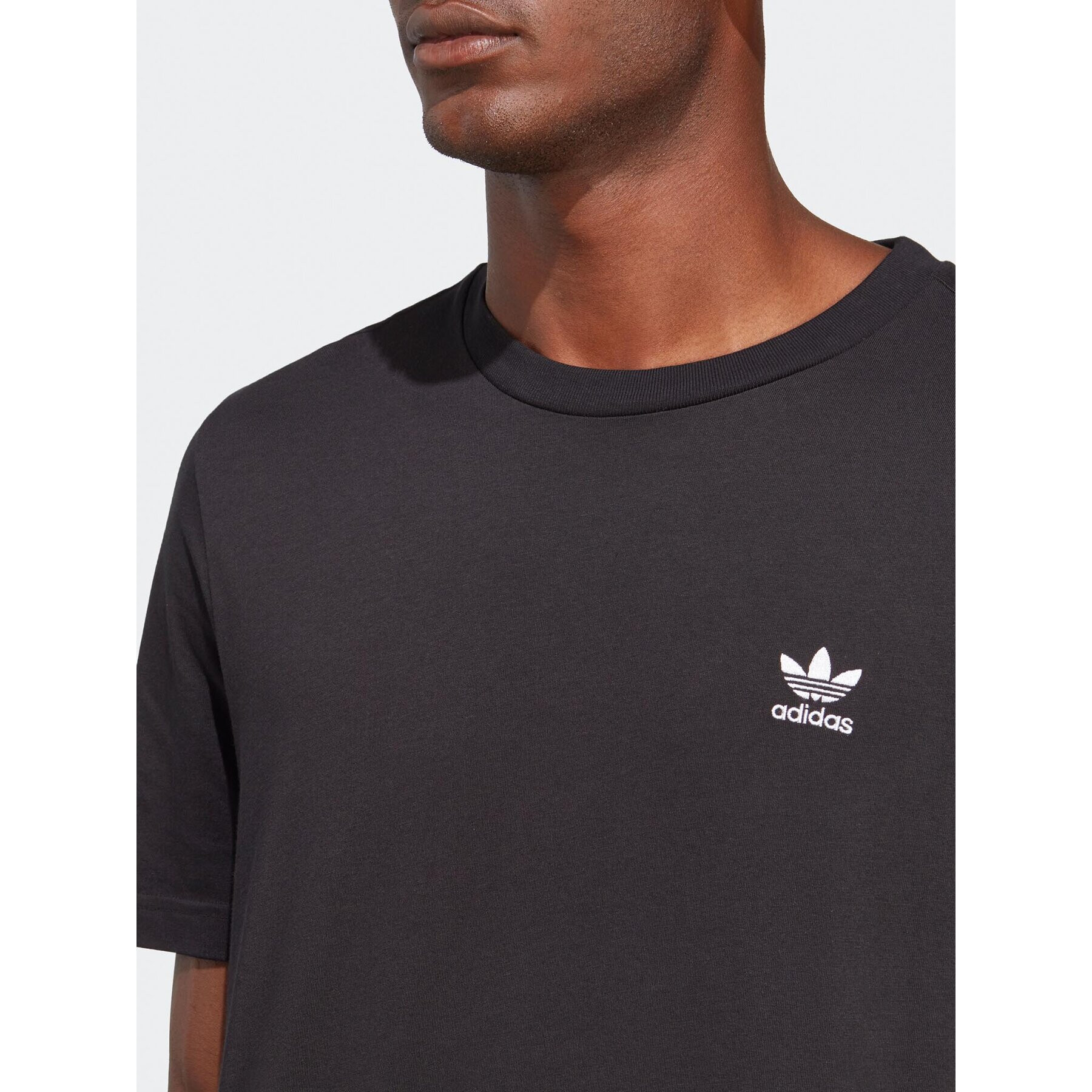 adidas Tricou Trefoil Essentials IA4873 Negru Regular Fit - Pled.ro