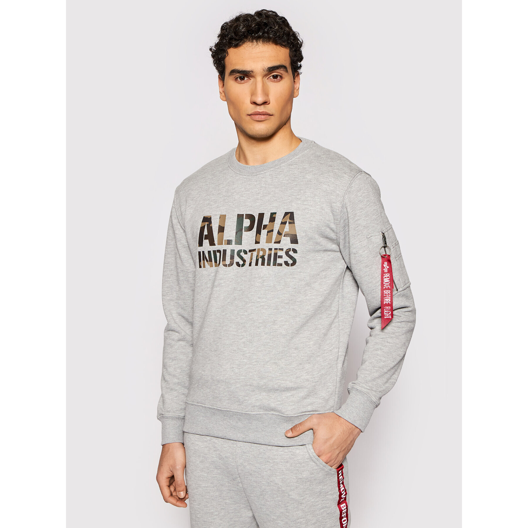 Alpha Industries Bluză Camo Print 176301 Gri Regular Fit - Pled.ro