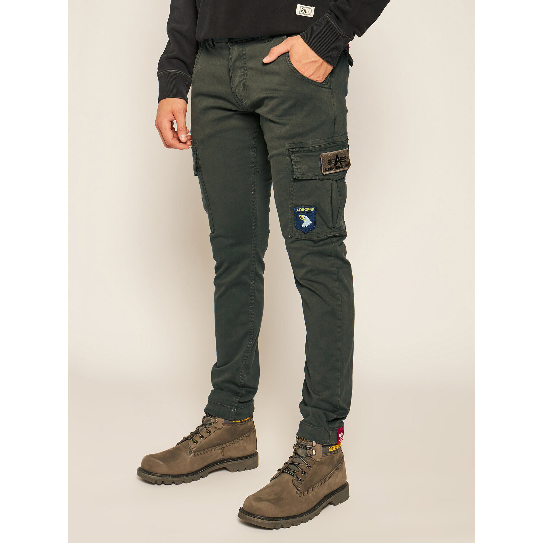 Alpha Industries Pantaloni din material Petrol Patch 178207 Verde Slim Fit - Pled.ro