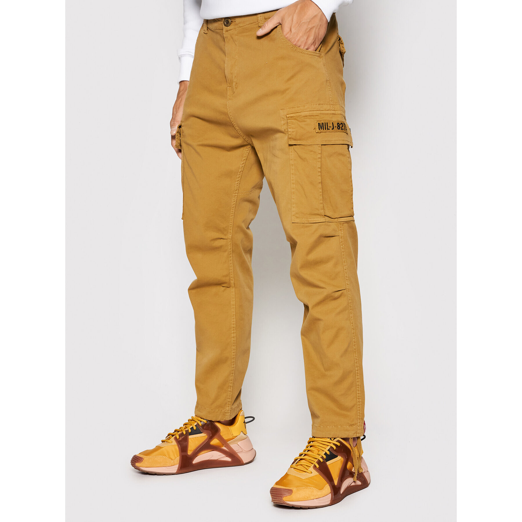 Alpha Industries Pantaloni din material Squad 188202 Maro Regular Fit - Pled.ro