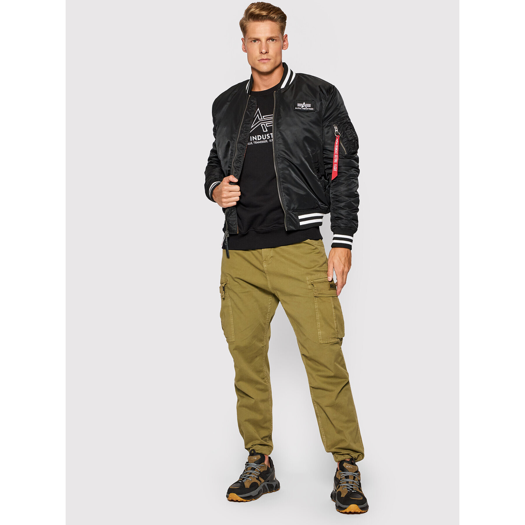 Alpha Industries Pantaloni din material Squad 188202 Verde Regular Fit - Pled.ro