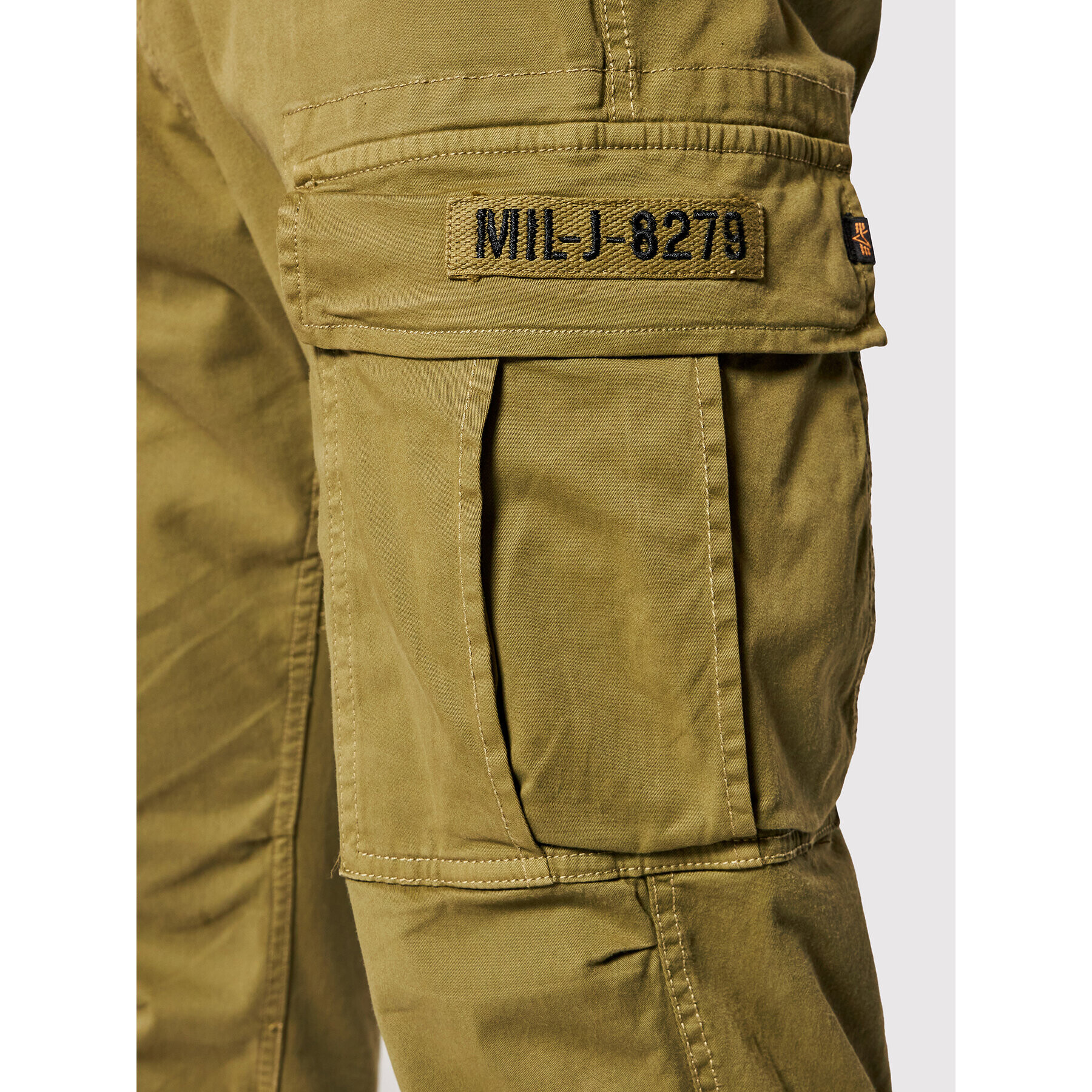 Alpha Industries Pantaloni din material Squad 188202 Verde Regular Fit - Pled.ro