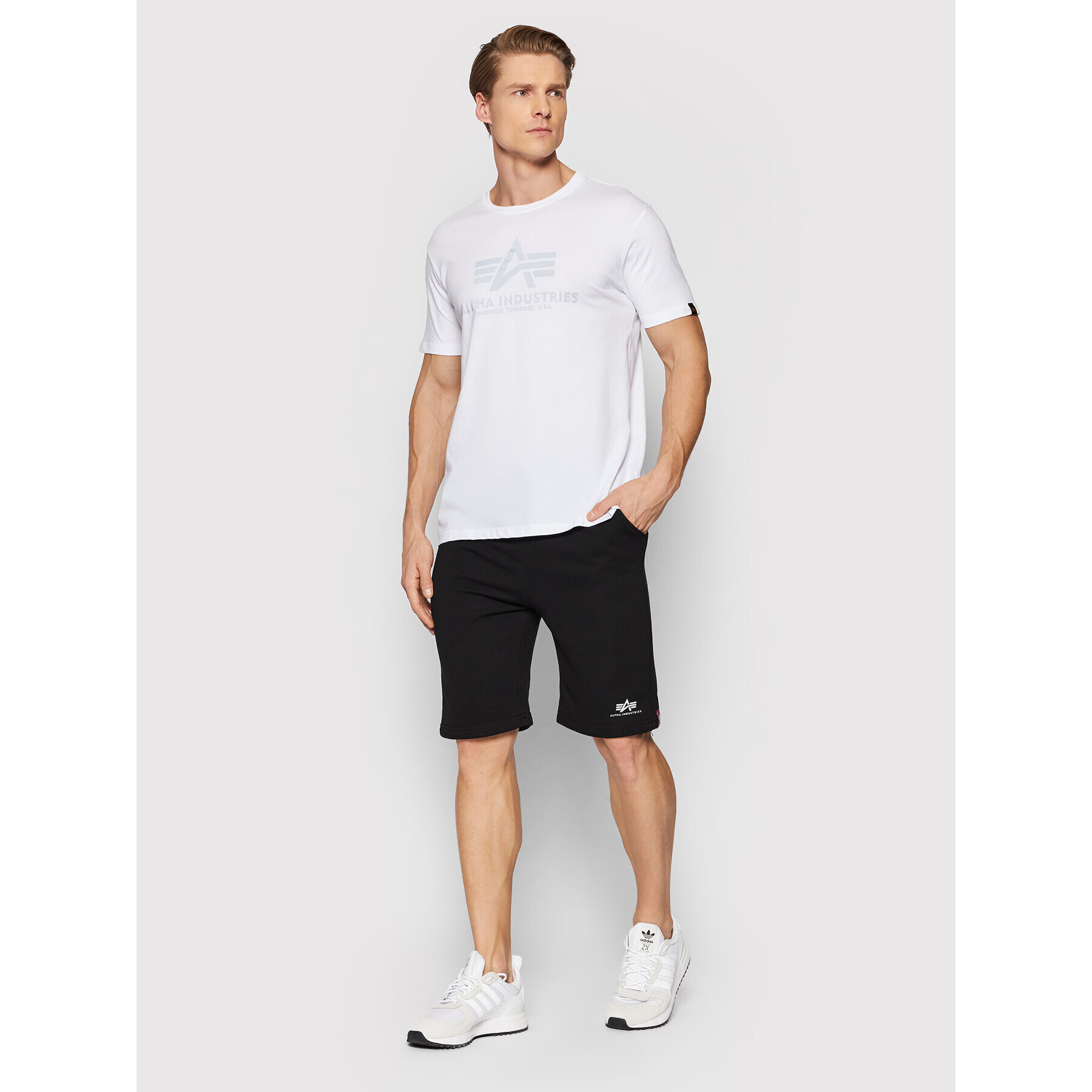 Alpha Industries Pantaloni scurți sport Basic 116363 Negru Regular Fit - Pled.ro