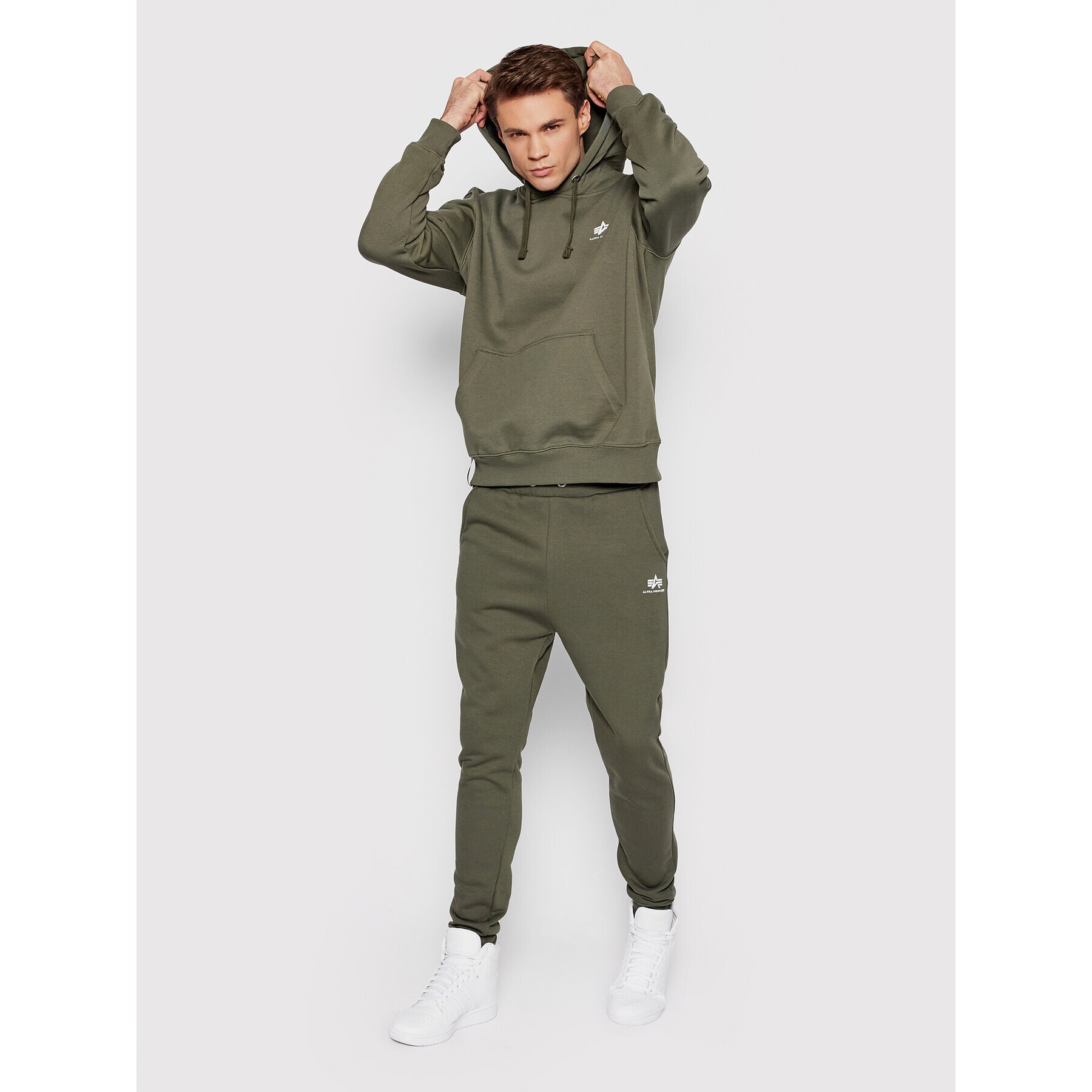 Alpha Industries Pantaloni trening Basic 116370 Verde Regular Fit - Pled.ro