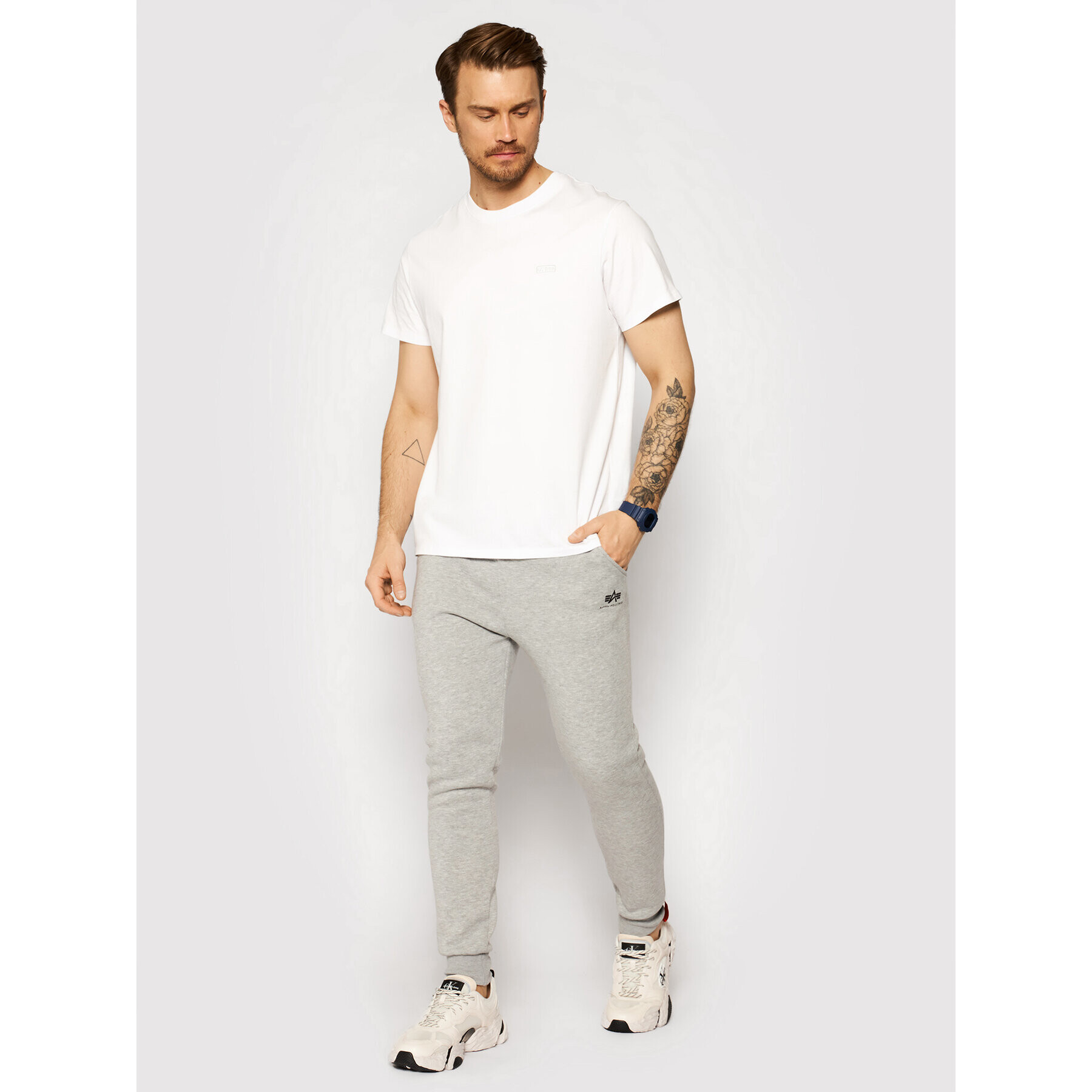 Alpha Industries Pantaloni trening Basic Jogger 116370 Gri Slim Fit - Pled.ro