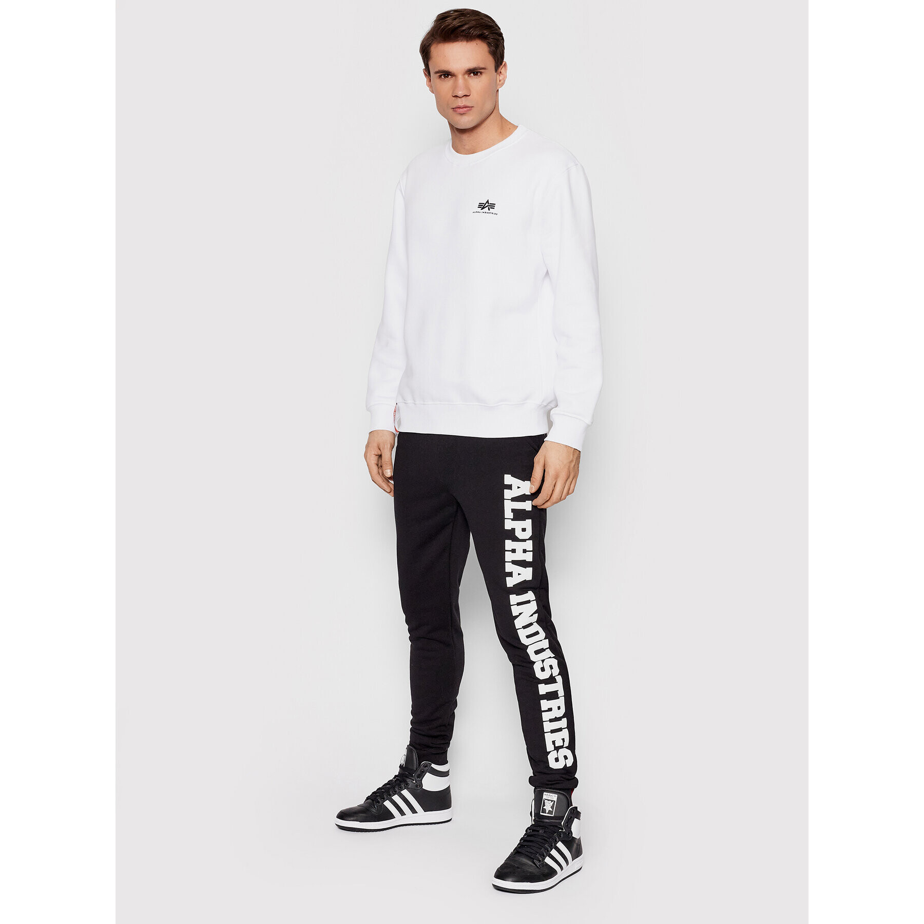 Alpha Industries Pantaloni trening Big Letters 126343 Negru Regular Fit - Pled.ro