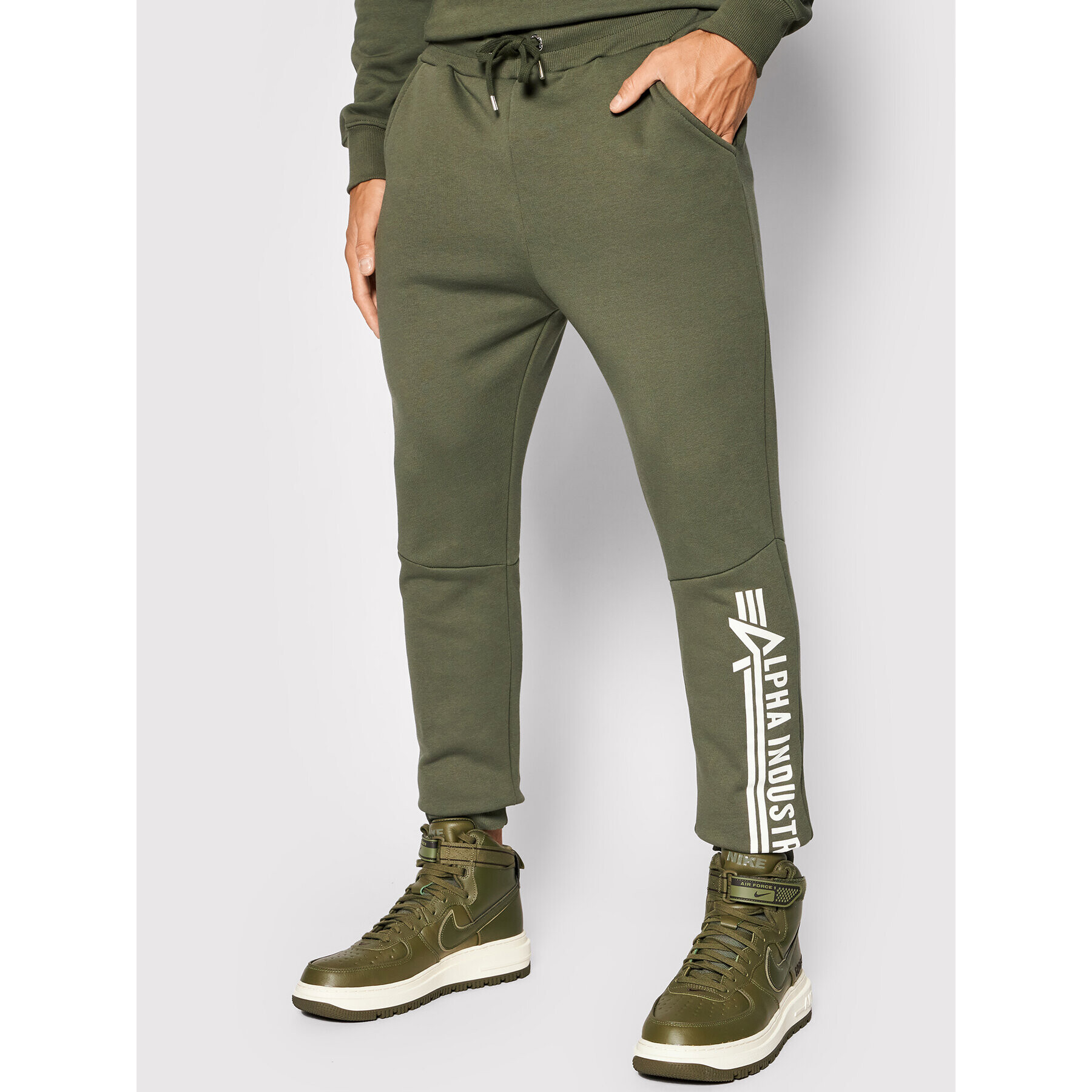 Alpha Industries Pantaloni trening Jogger 118364 Verde Regular Fit - Pled.ro