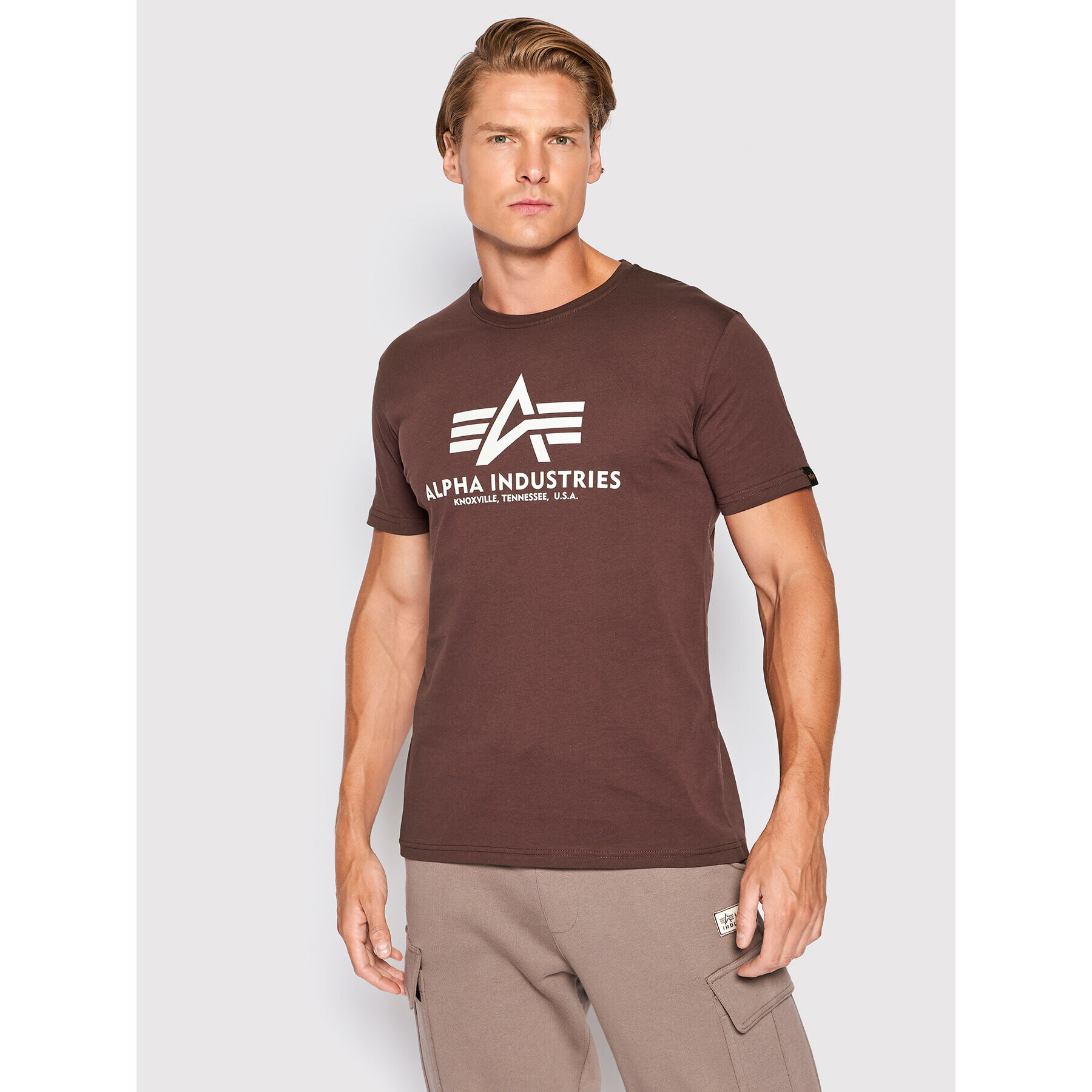 Alpha Industries Tricou Basic 100501 Maro Regular Fit - Pled.ro