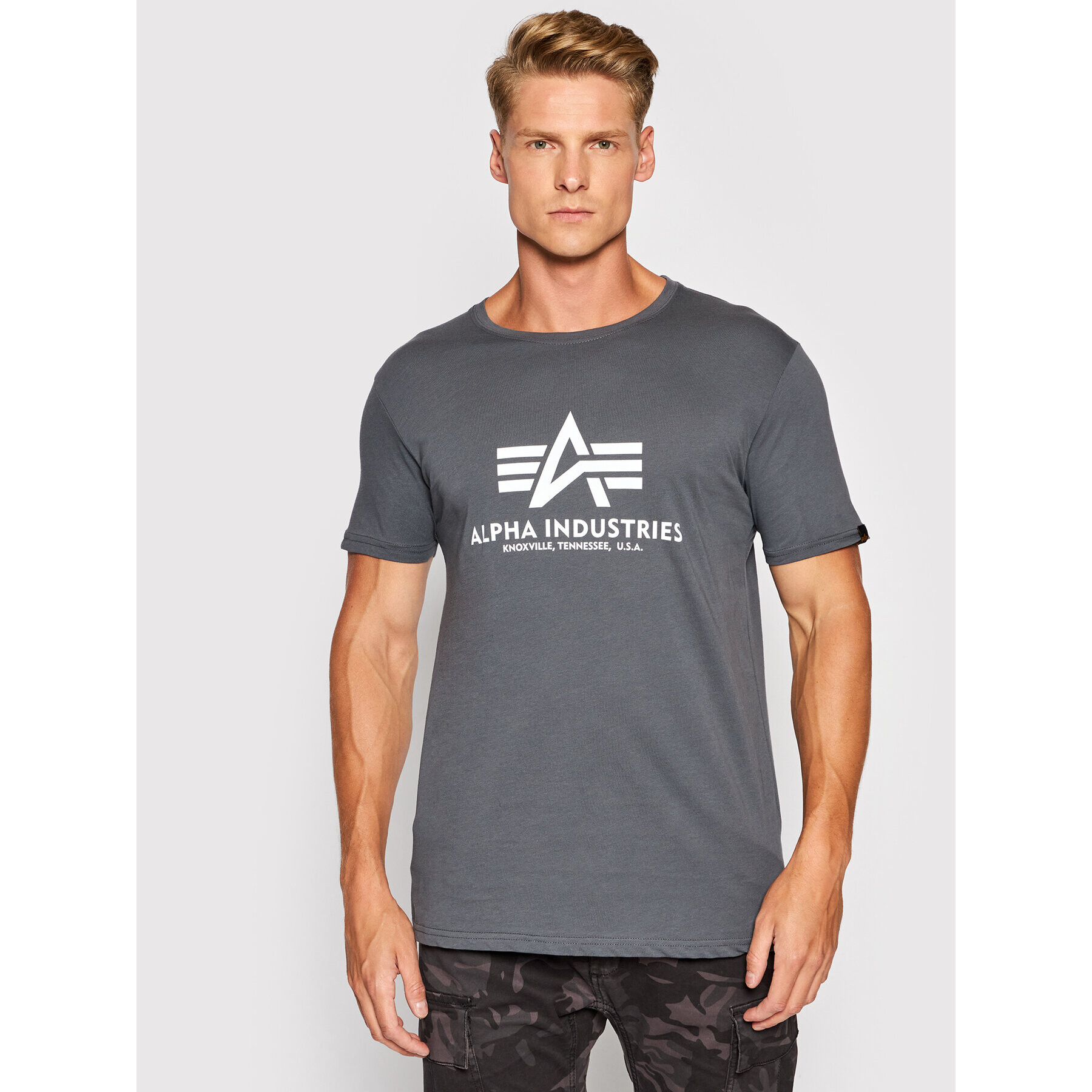 Alpha Industries Tricou Basic Reflective Print 100501RP Gri Regular Fit - Pled.ro