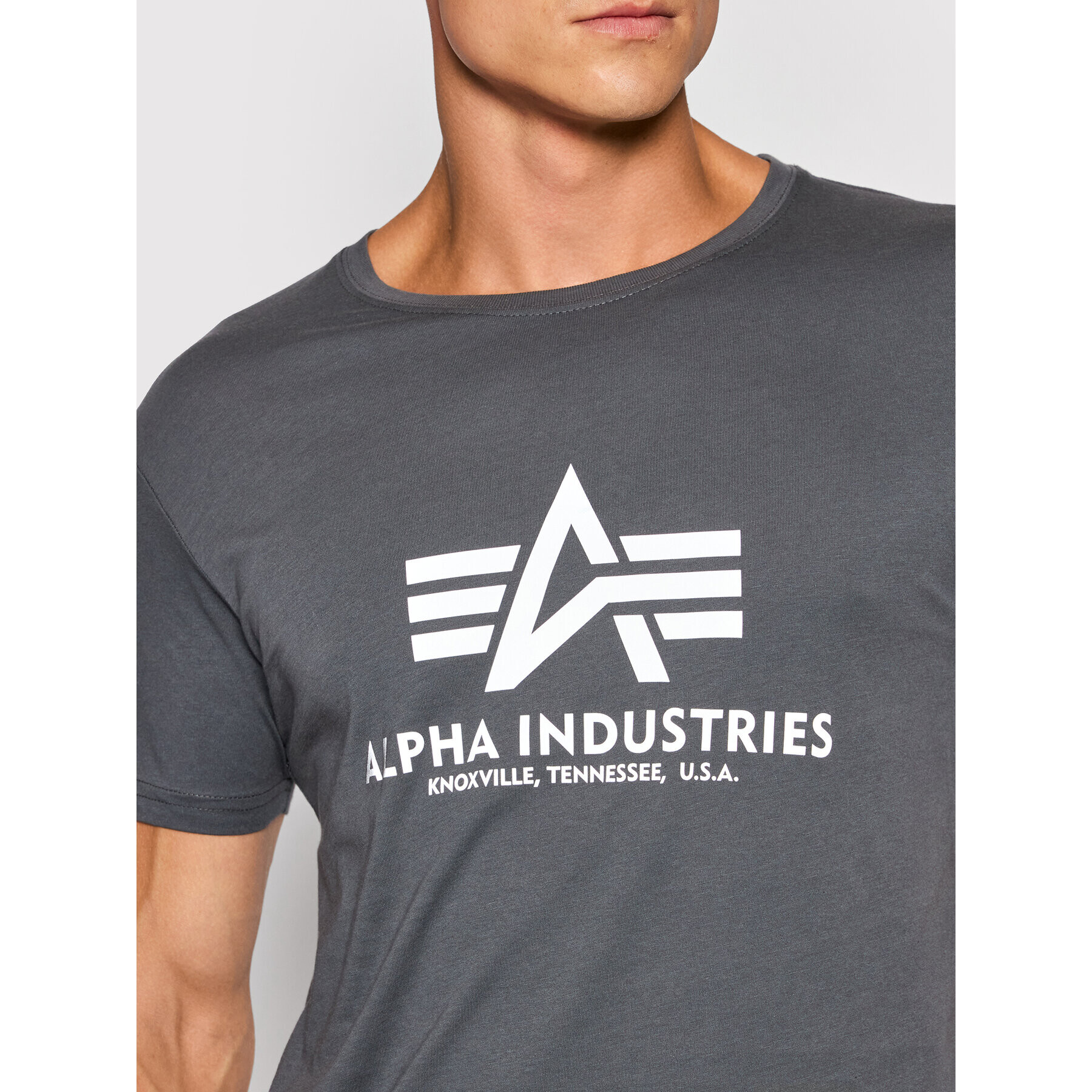 Alpha Industries Tricou Basic Reflective Print 100501RP Gri Regular Fit - Pled.ro