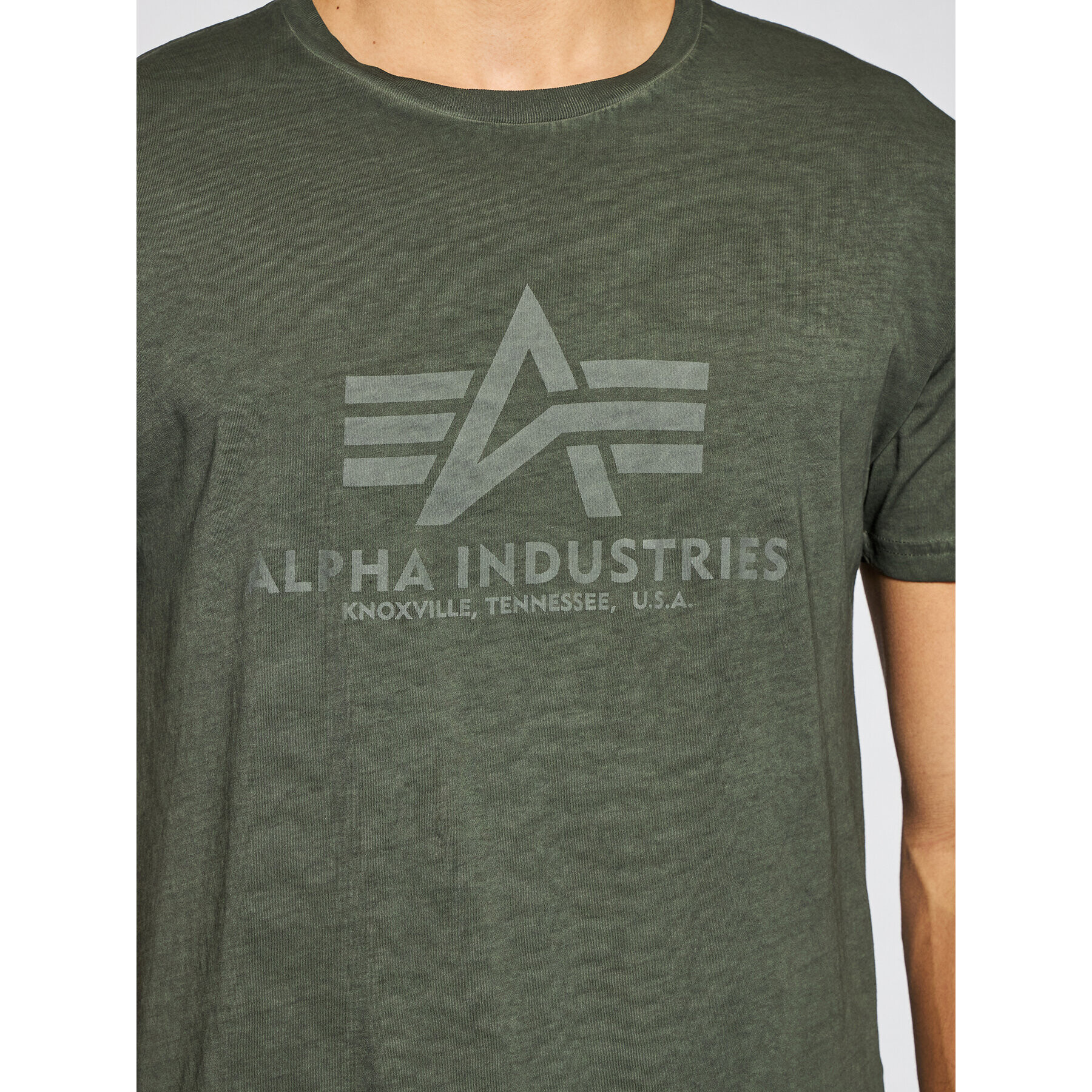 Alpha Industries Tricou Basic T Oildye 116515 Verde Regular Fit - Pled.ro